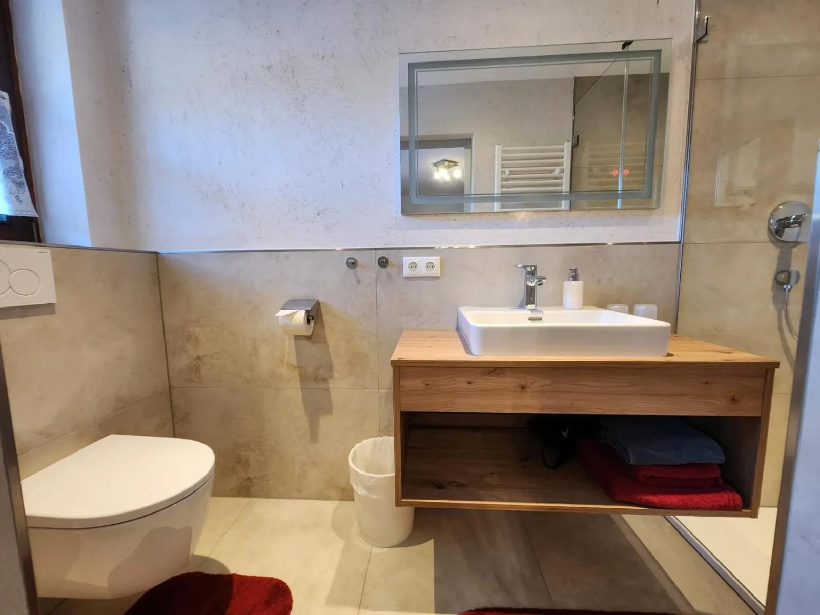 Toilet in Gästehaus Hölzl