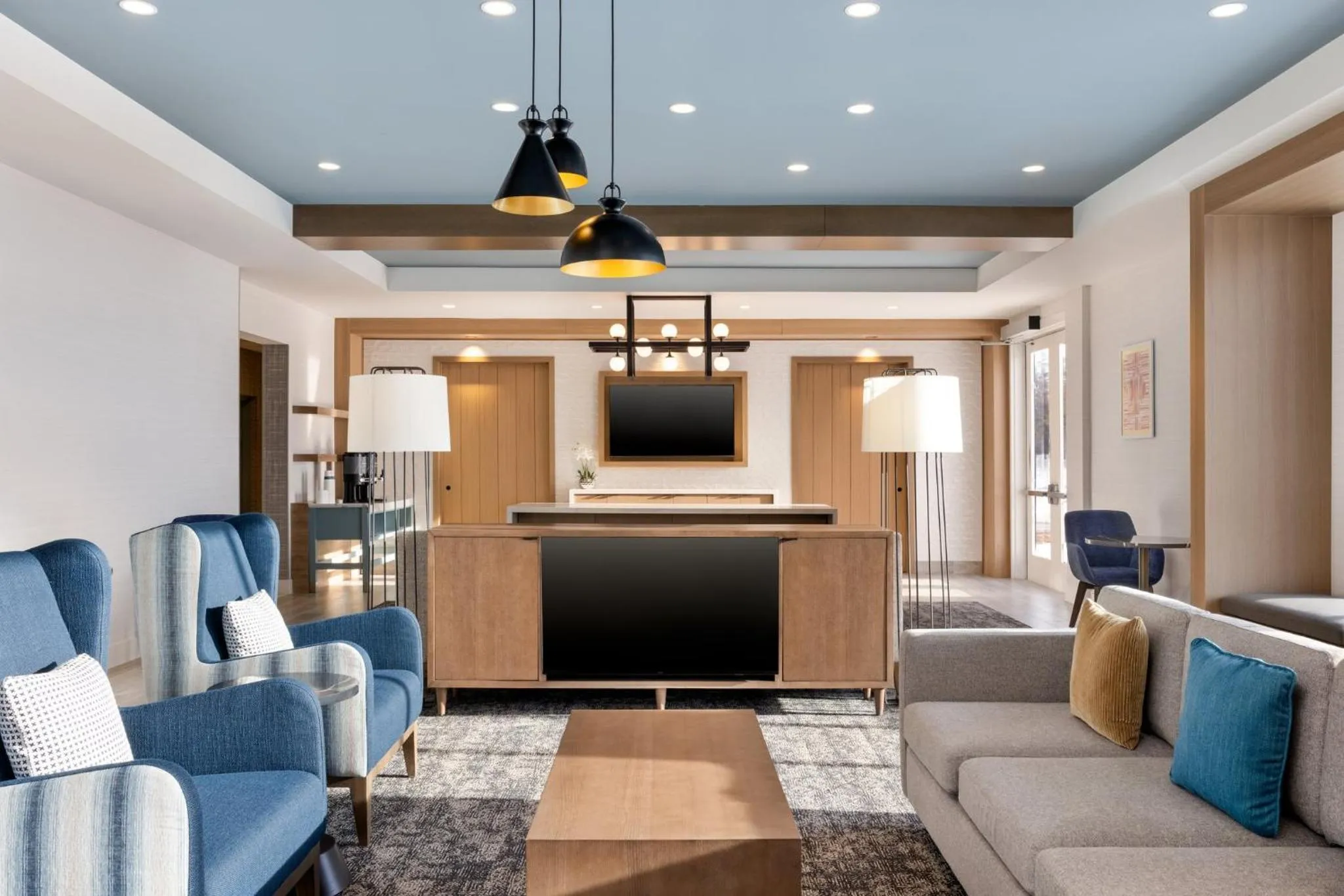 Property building in Staybridge Suites Kincardine Southeast