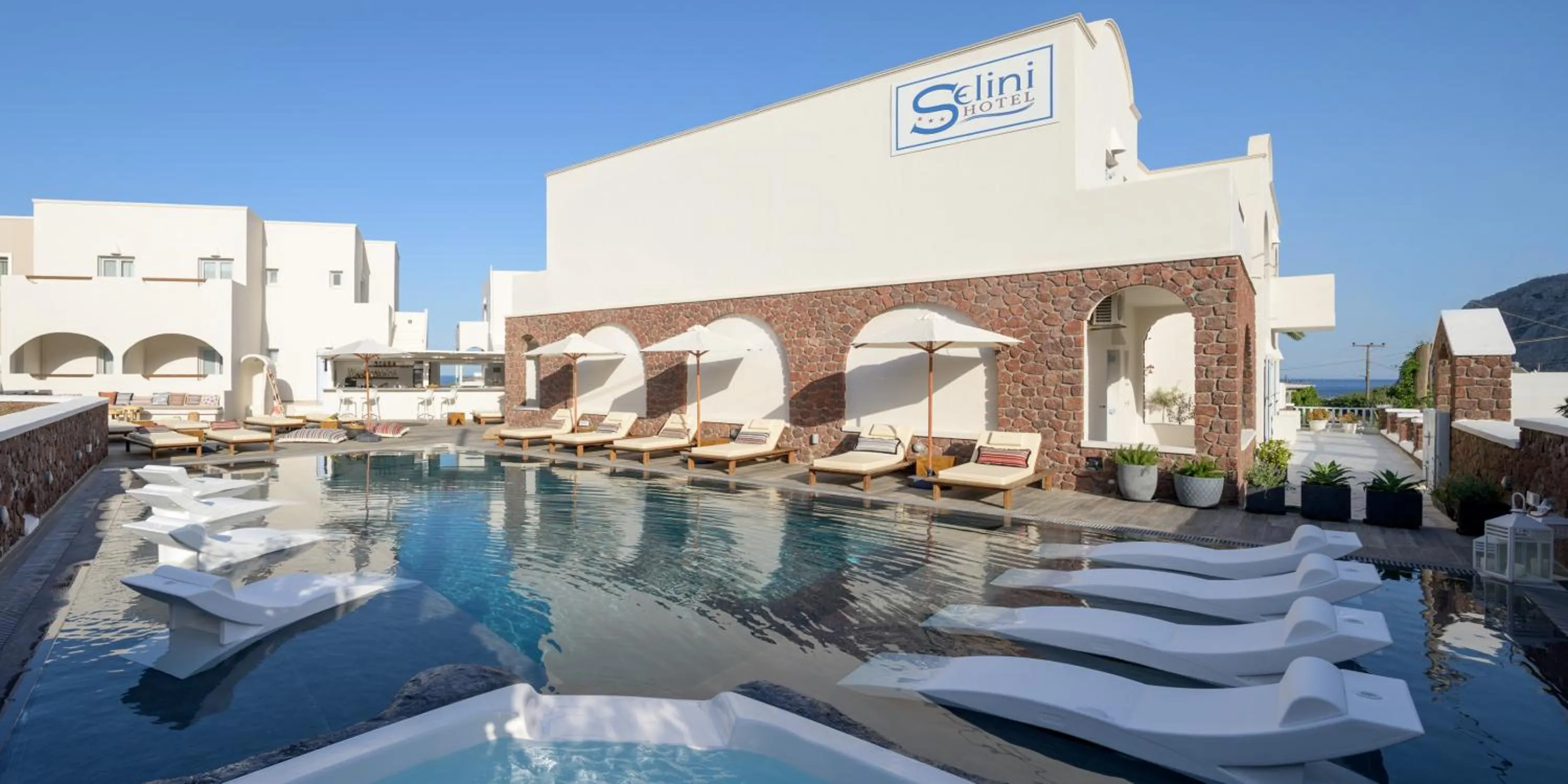 Property building in Selini Ηotel