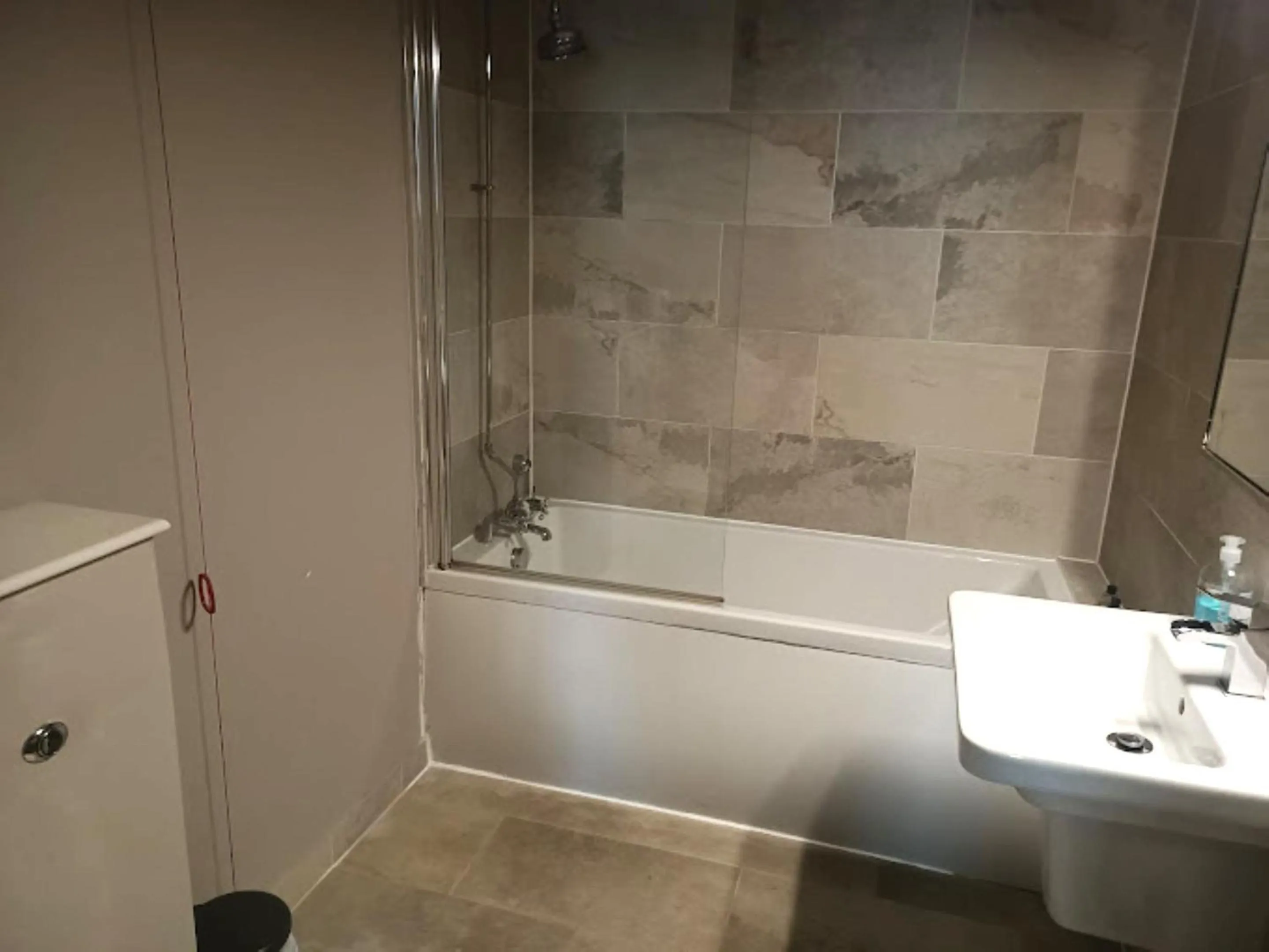 Bathroom in Friars Wynd Guest Rooms