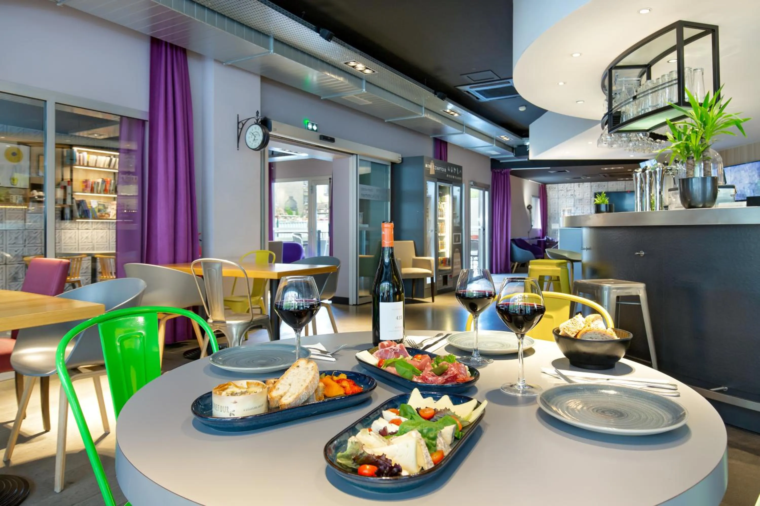 Restaurant/places to eat in Campanile Clermont Ferrand Centre