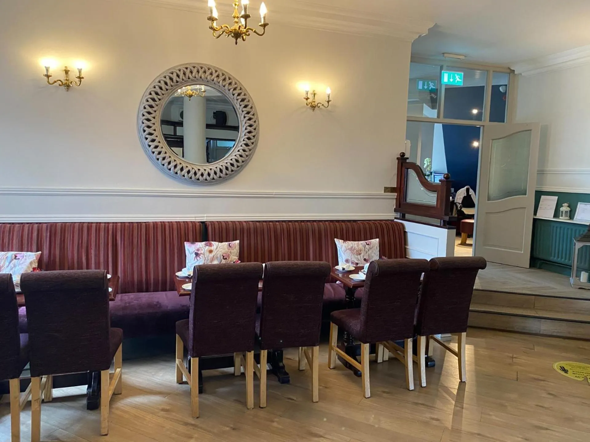 Lounge or bar in The Town House Hotel