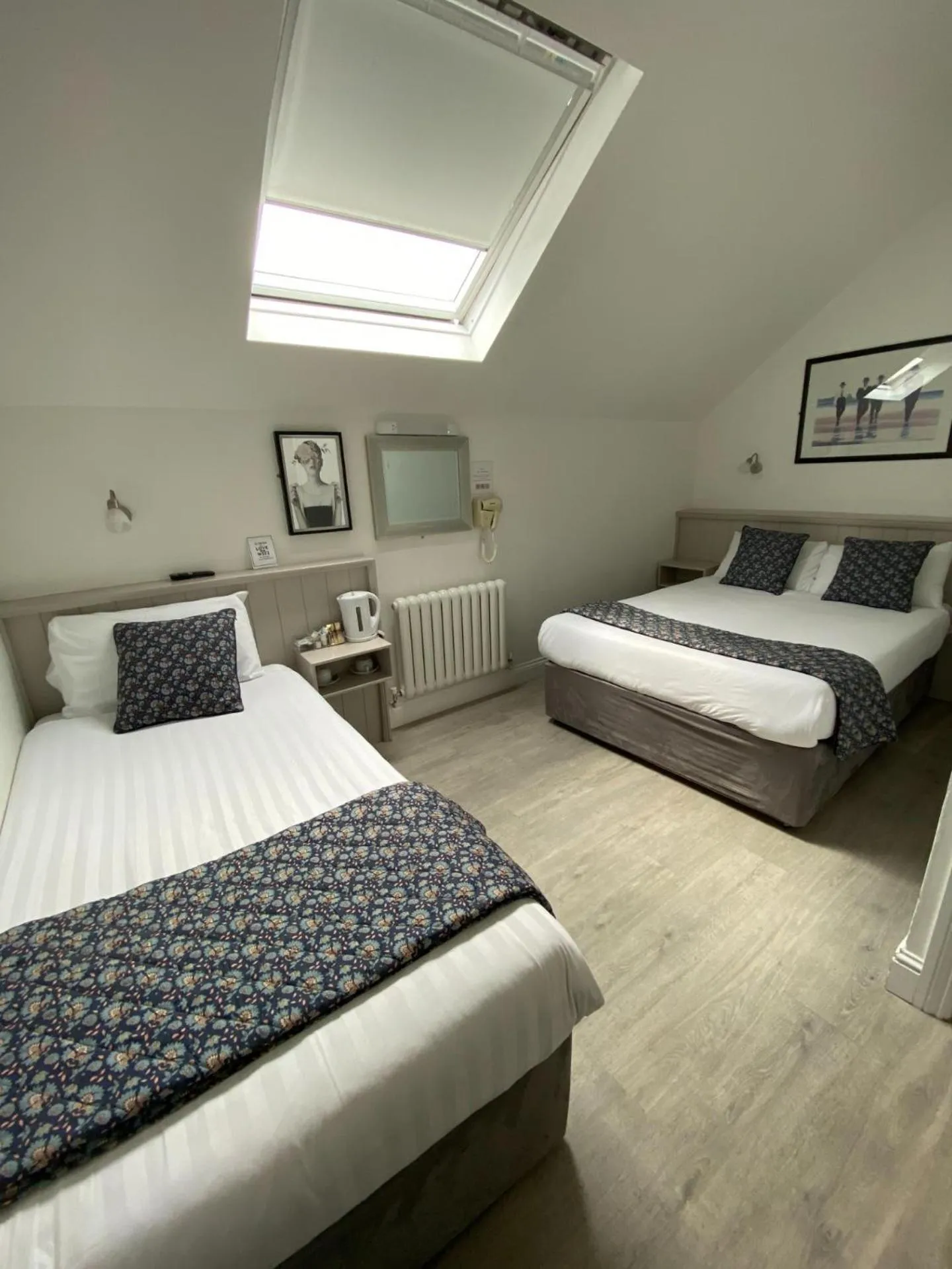Photo of the whole room, Bed in The Town House Hotel