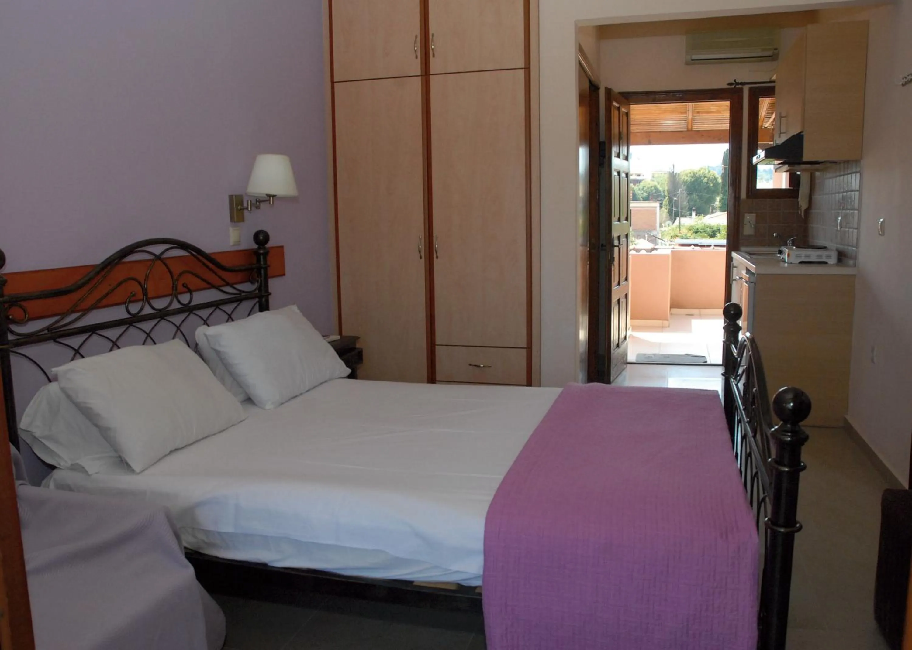 Day, Bed in Angela Corfu