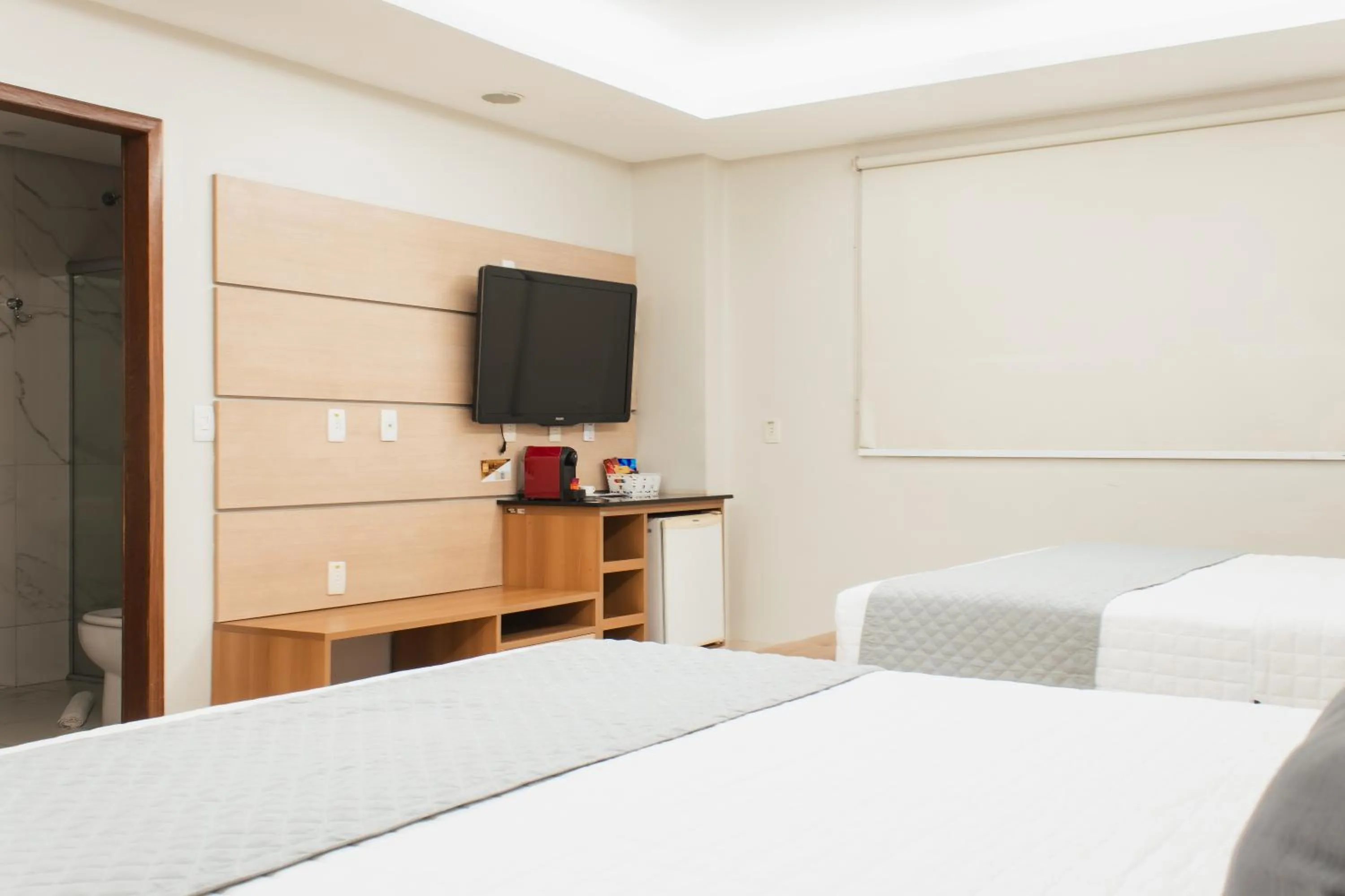 Photo of the whole room, Bed in Atrium Confort Hotels