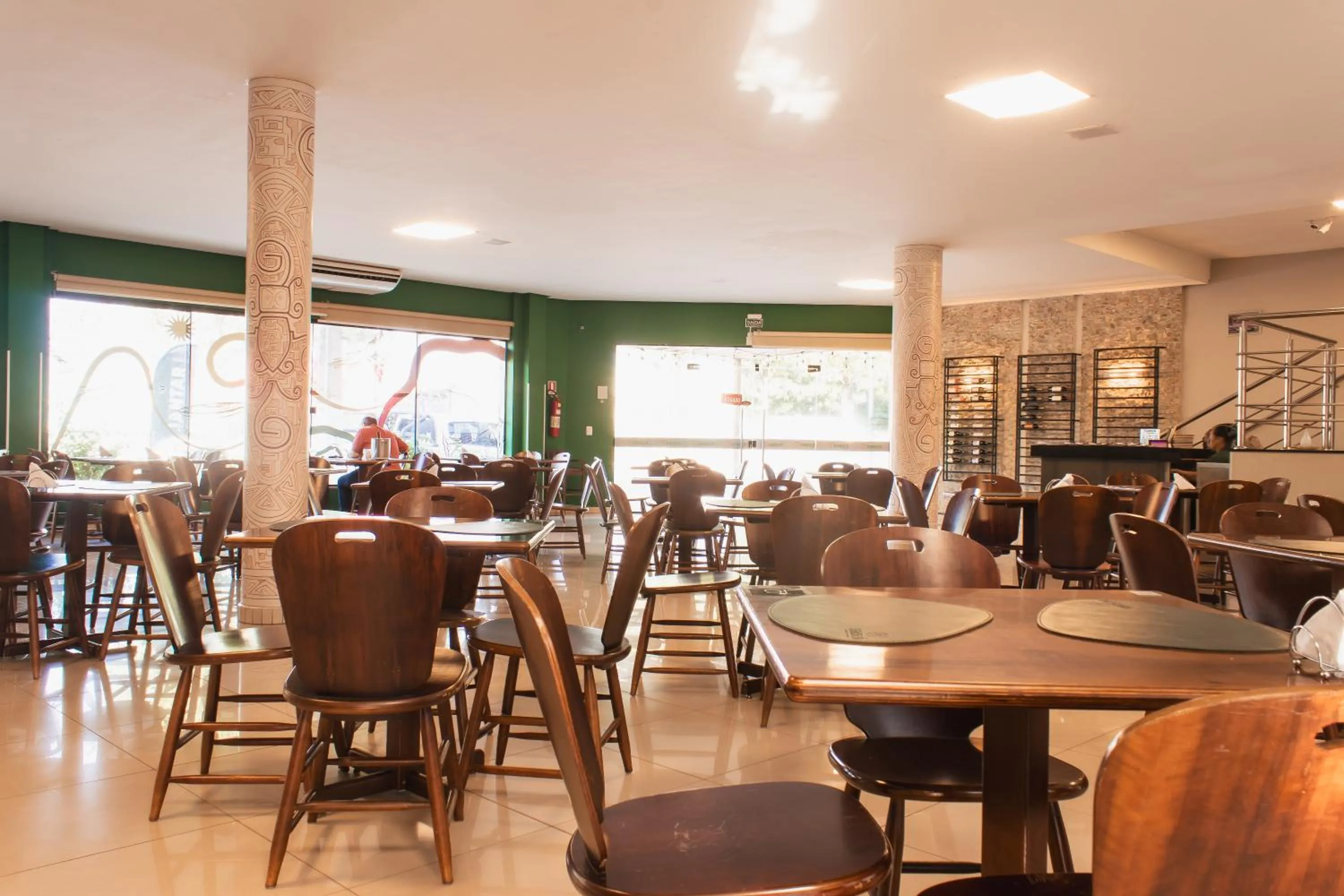 Restaurant/places to eat in Atrium Confort Hotels