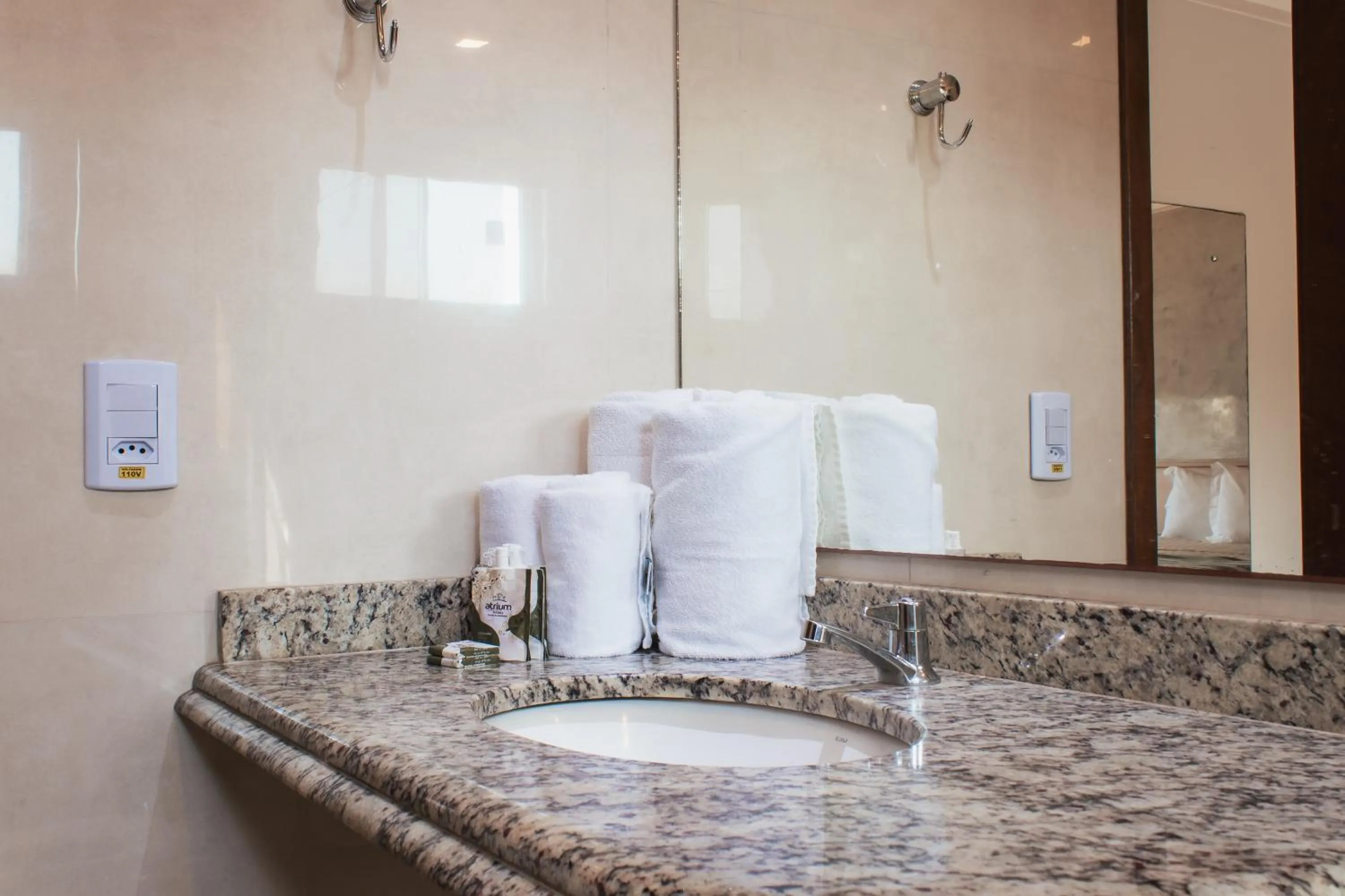 Bathroom in Atrium Confort Hotels