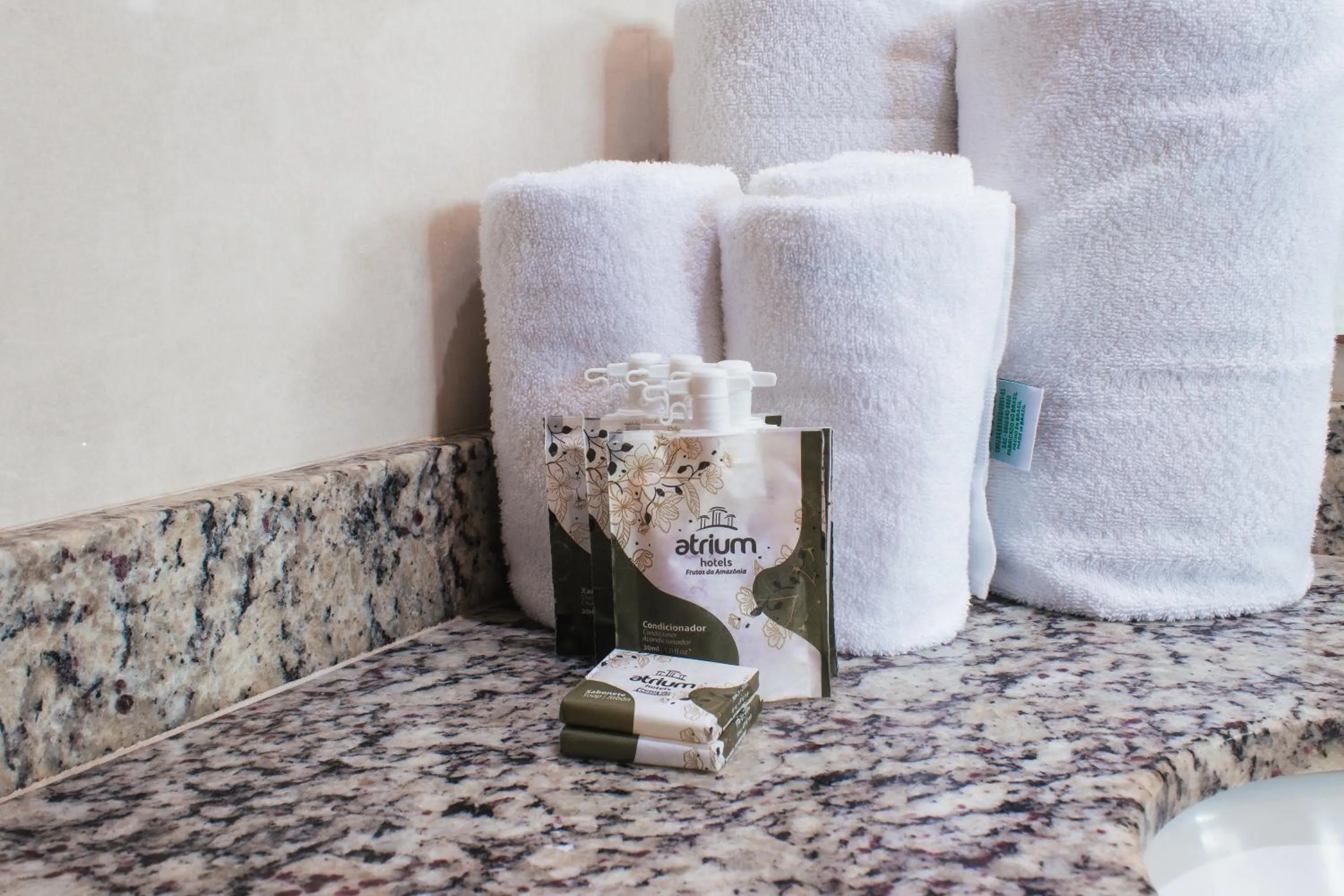 Bedroom in Atrium Confort Hotels