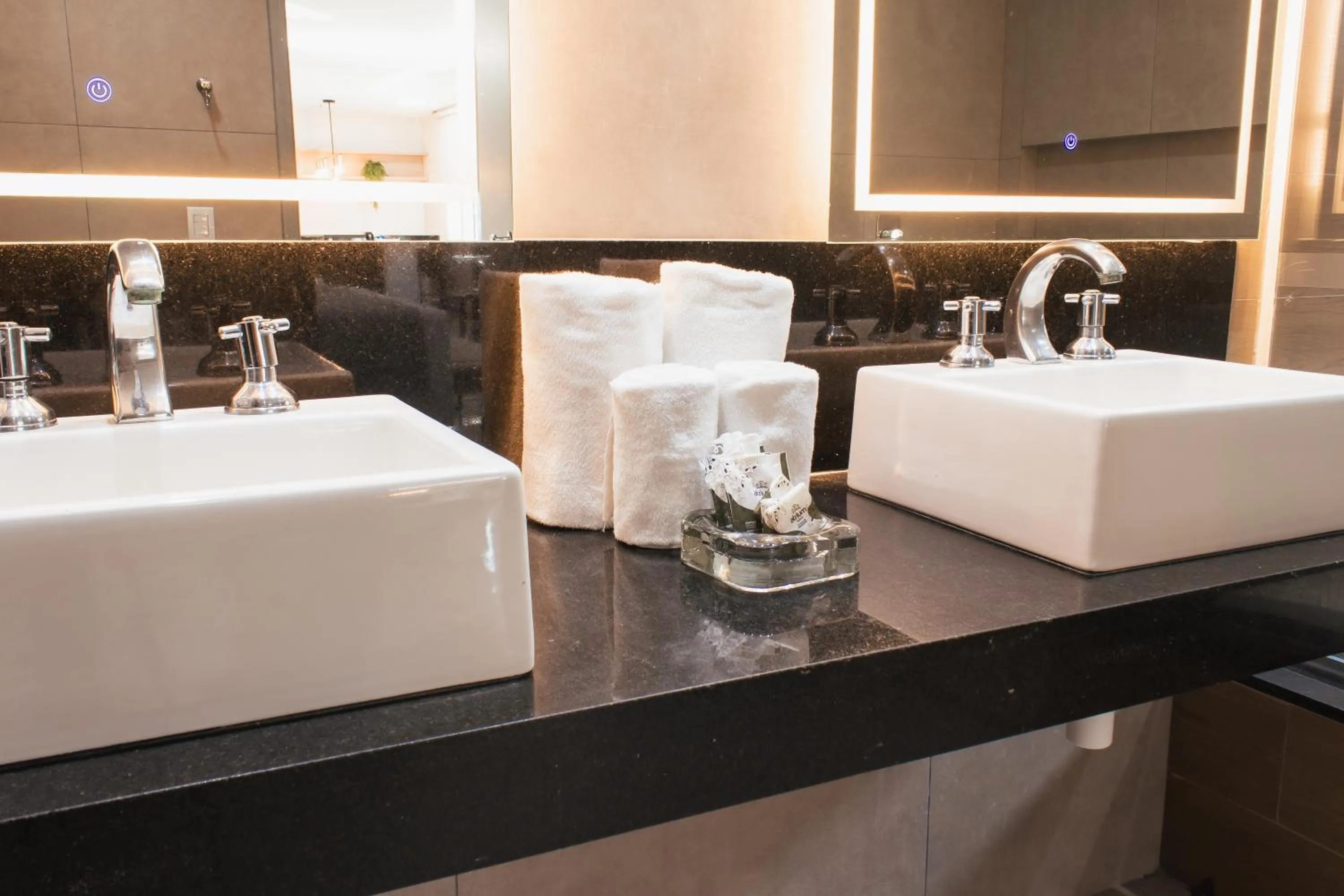 Bathroom in Atrium Confort Hotels