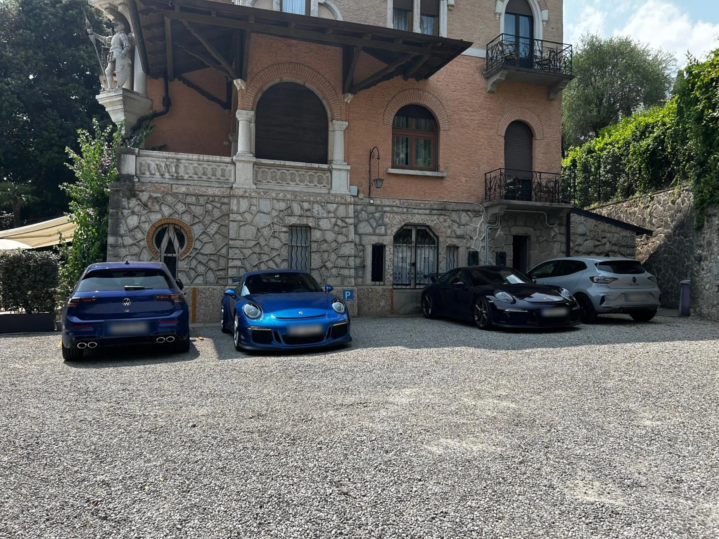 Parking in Hotel Bellevue