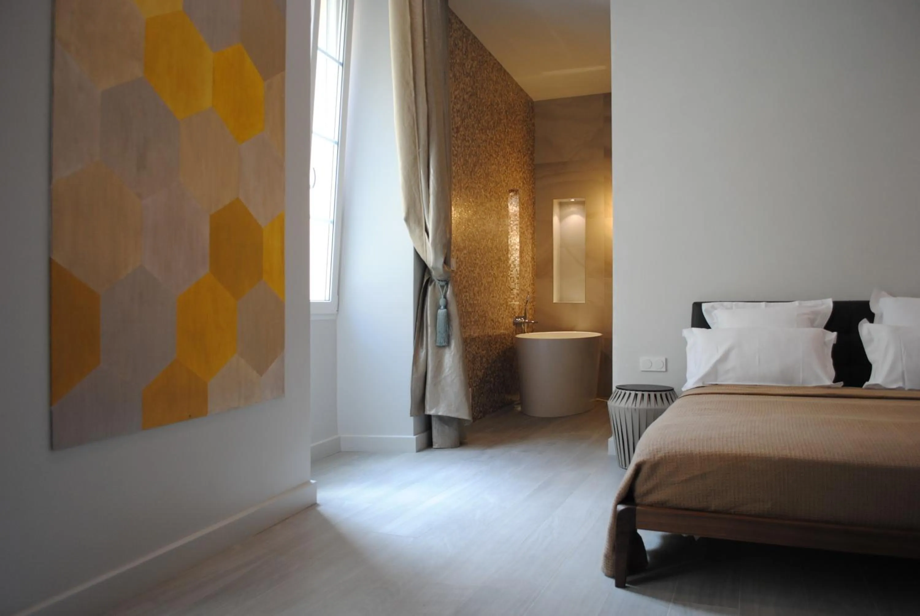 Day, Bed in Les Suites Massena
