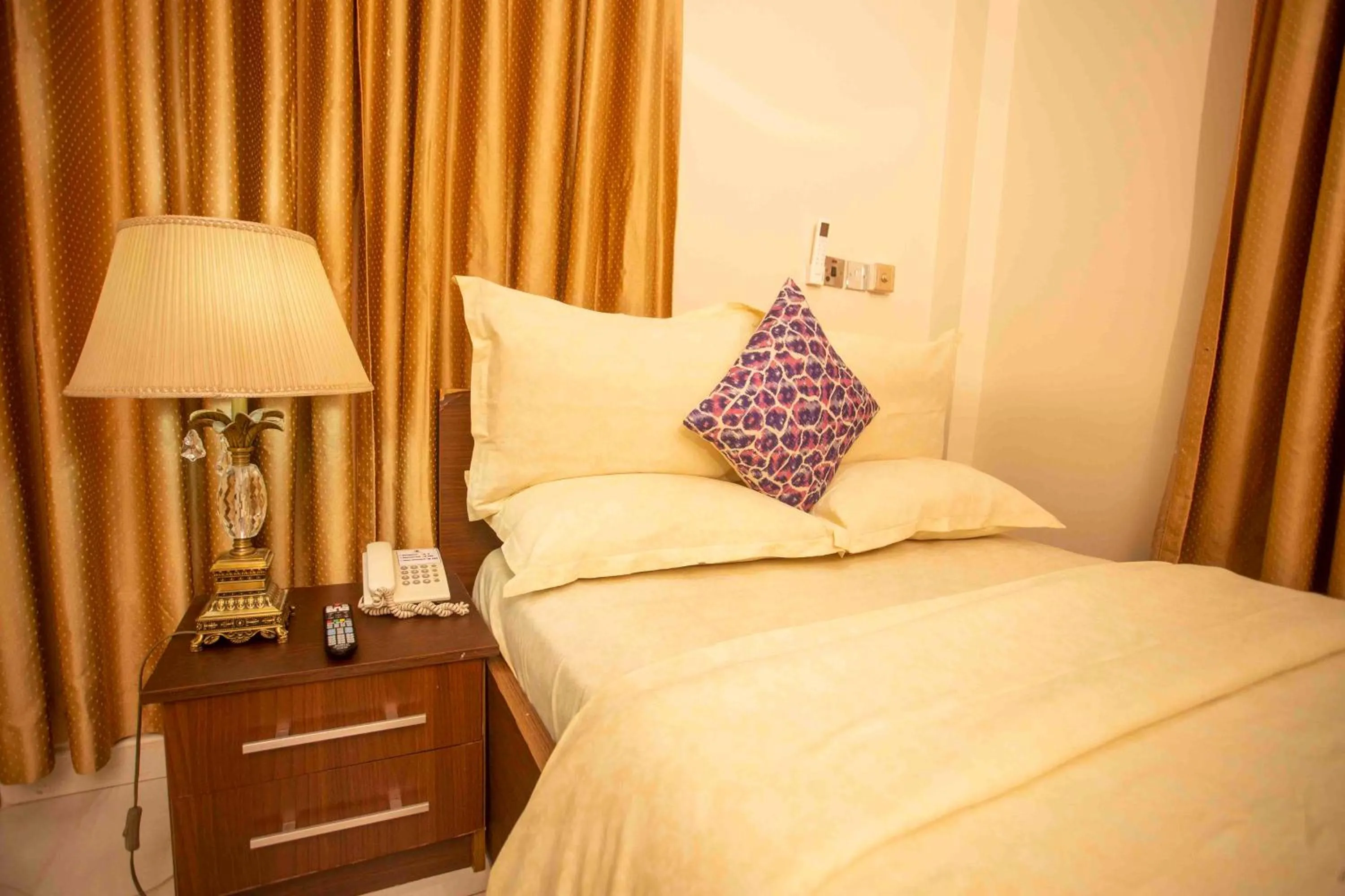 Bed in Parkview Hotel