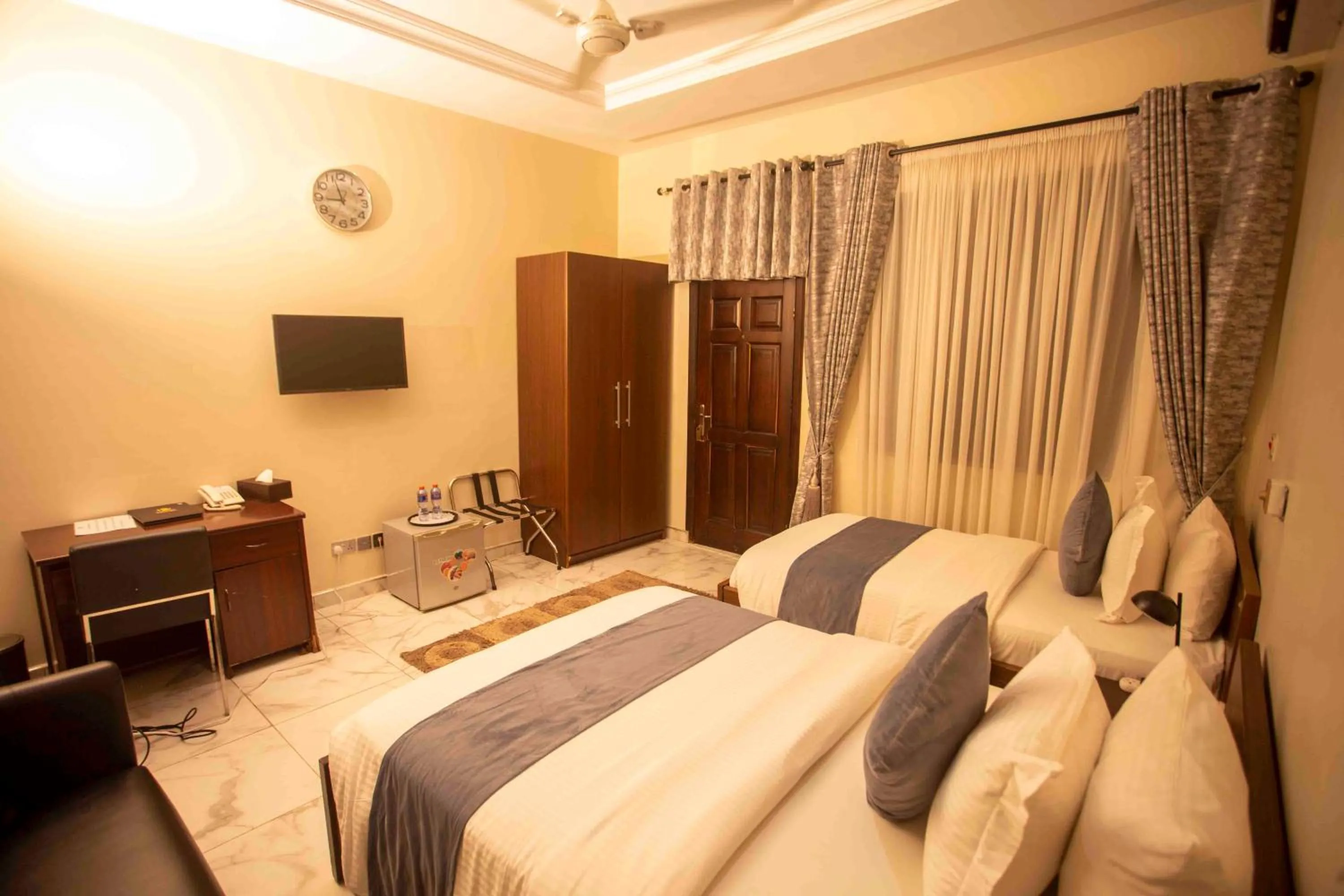 Bed in Parkview Hotel