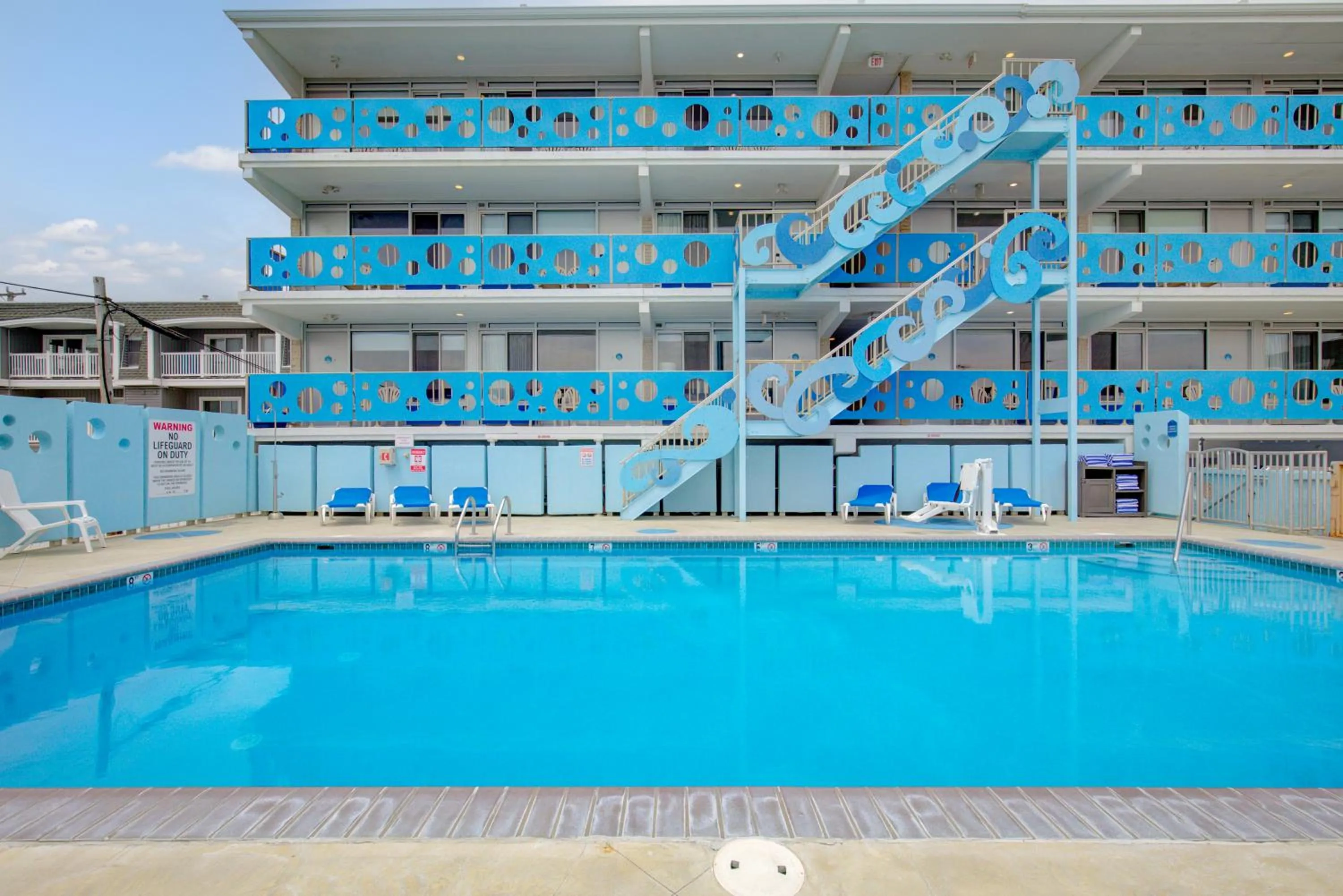 Swimming pool in Ocean 7