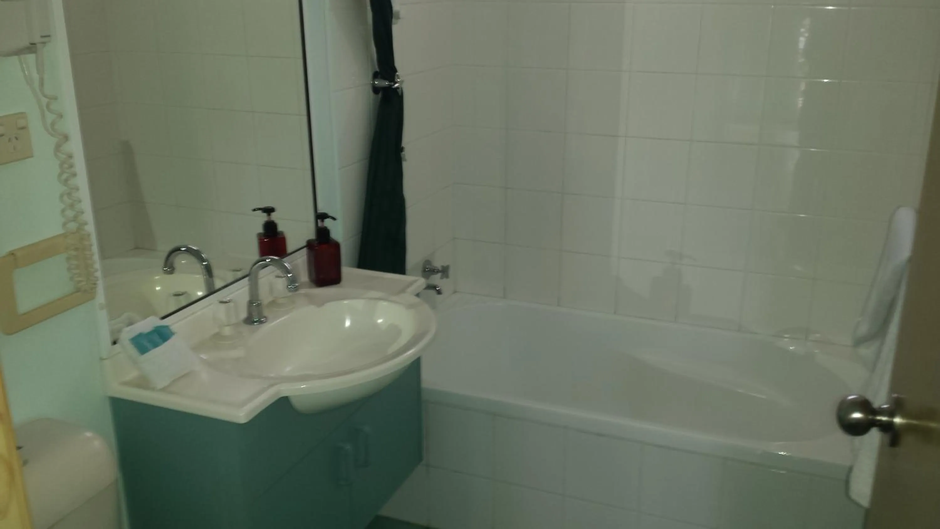 Bathroom in Smugglers Cove Holiday Village