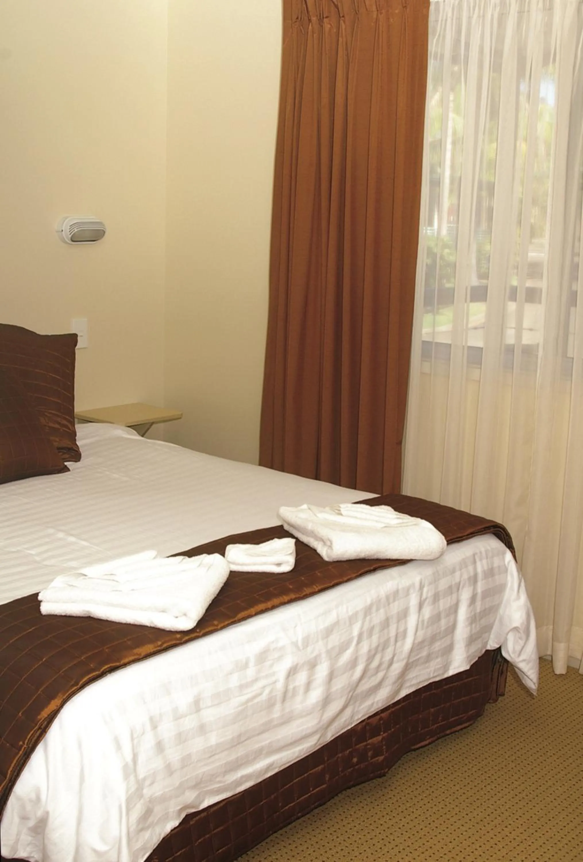 Bedroom, Bed in Smugglers Cove Holiday Village