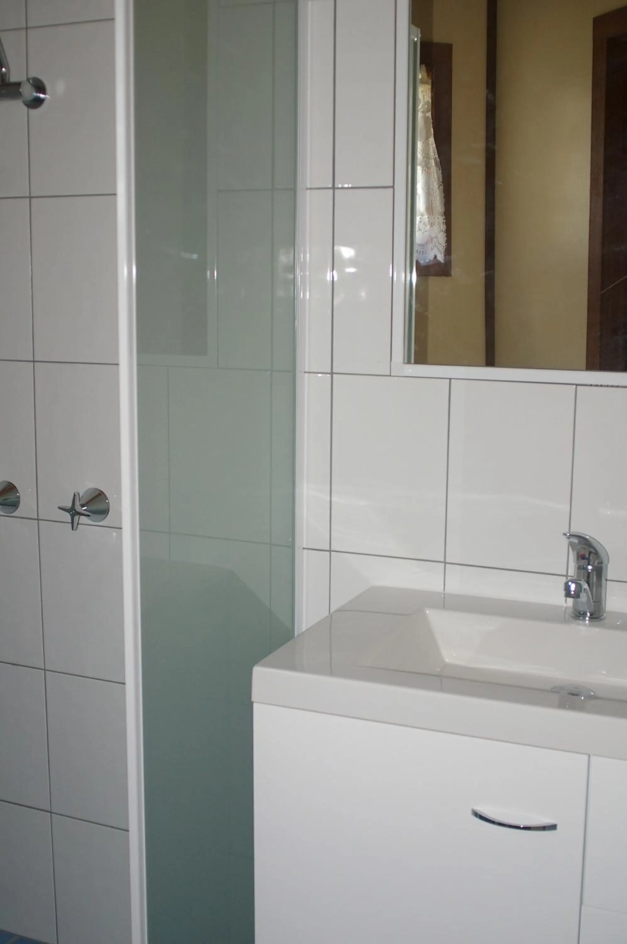 Bathroom in Smugglers Cove Holiday Village