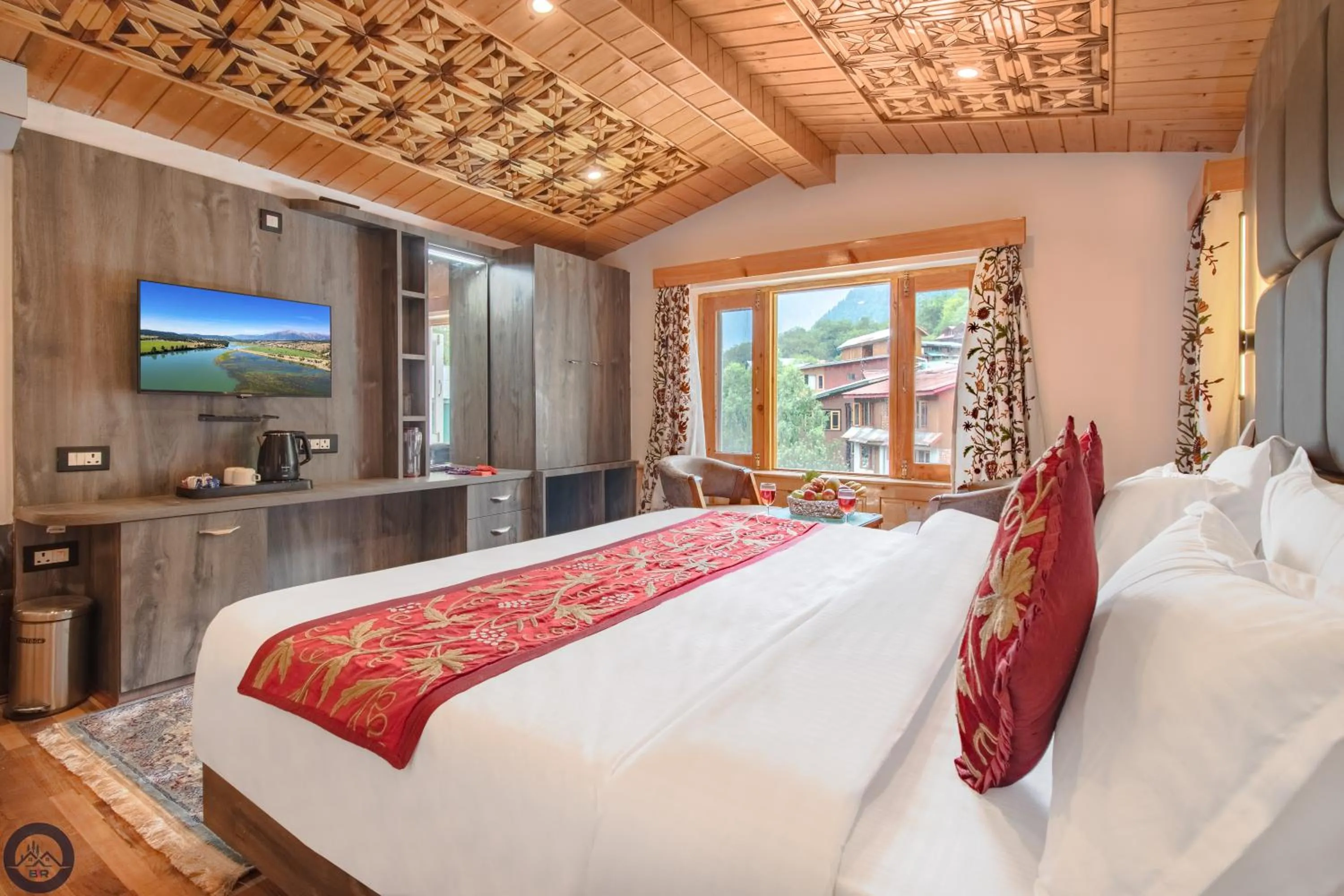 View (from property/room), Bed in Bombay Residency