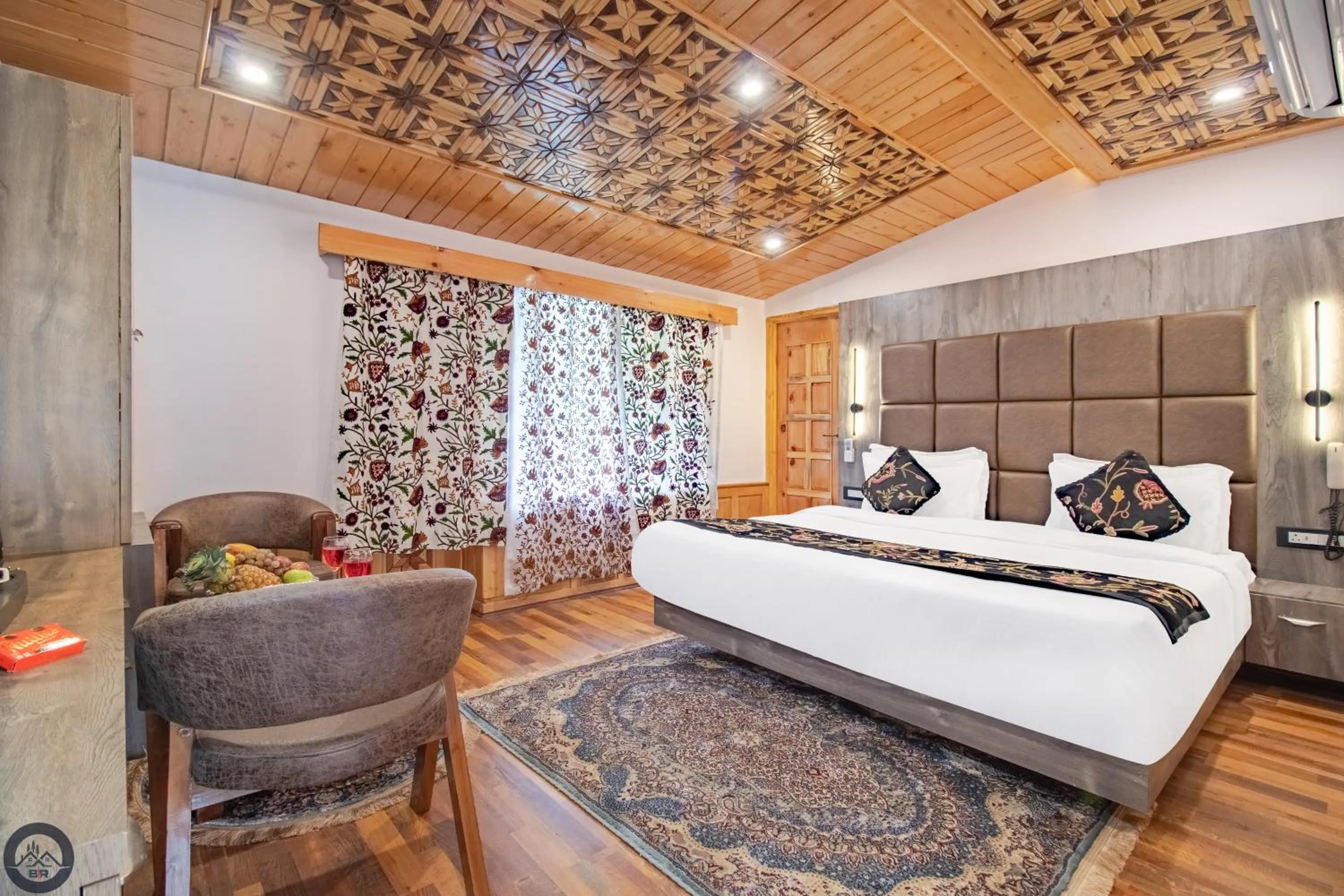 Bed in Bombay Residency