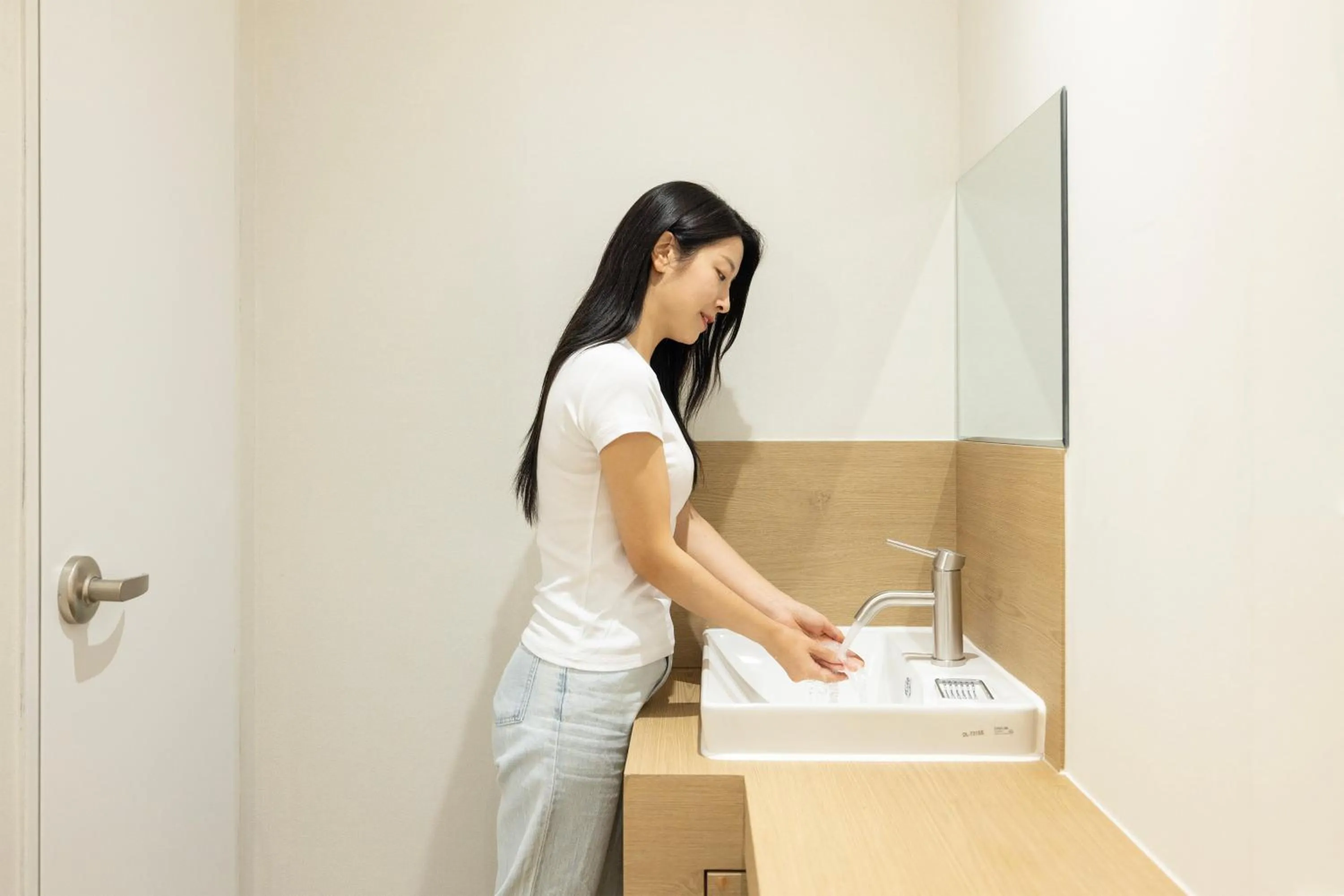 Toilet in From H US Hotel with Aank Seoul Gangseo Hwagok