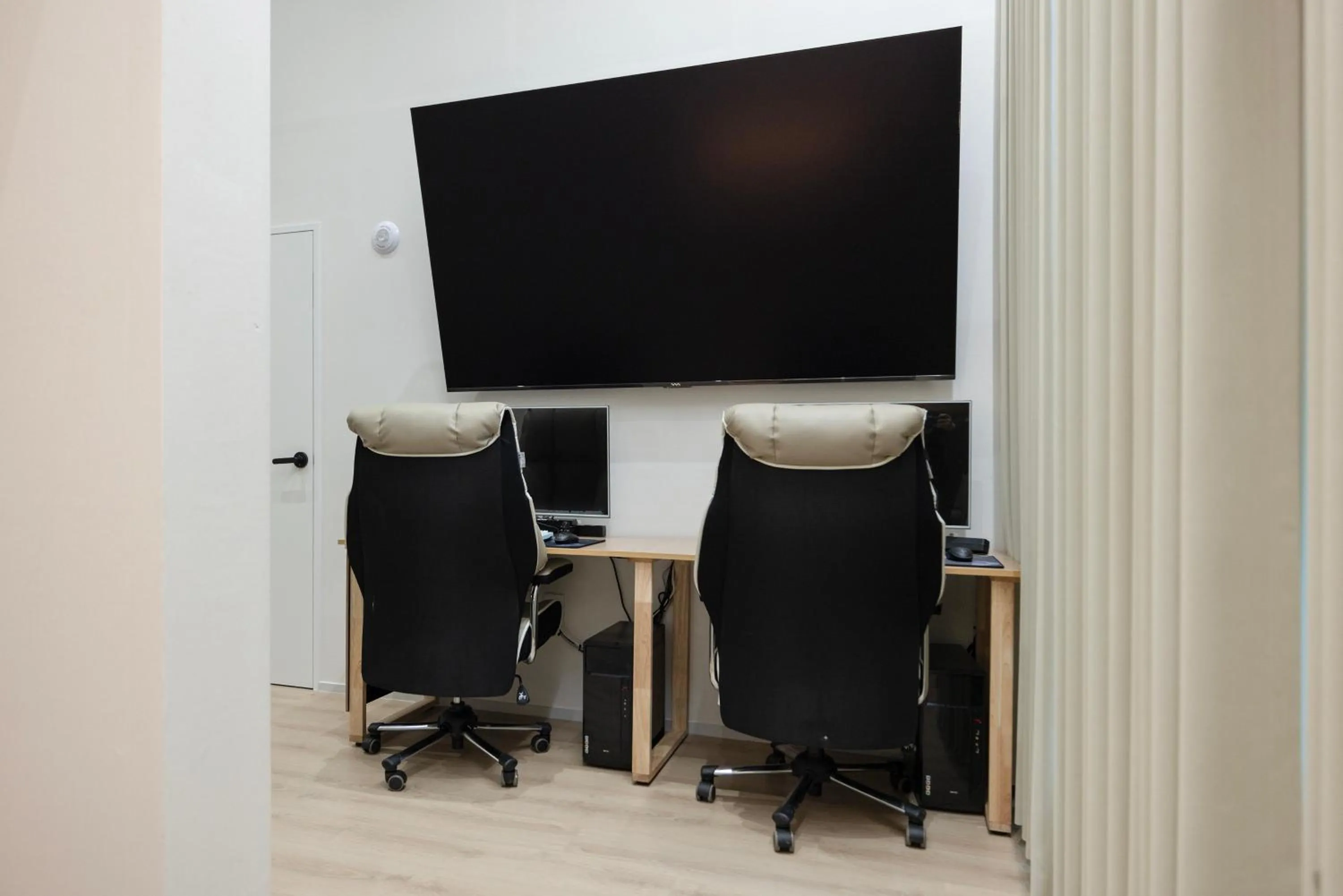 TV and multimedia in From H US Hotel with Aank Seoul Gangseo Hwagok