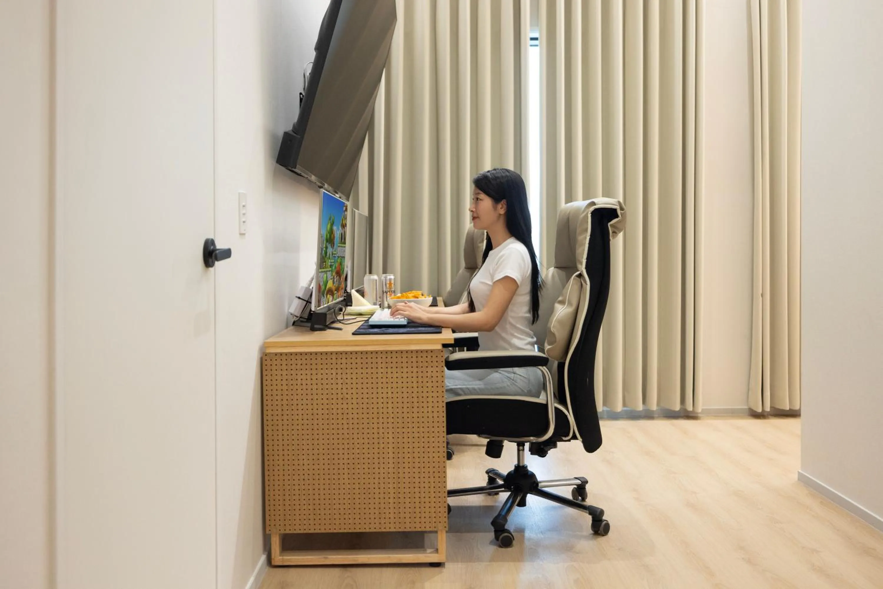 TV and multimedia in From H US Hotel with Aank Seoul Gangseo Hwagok