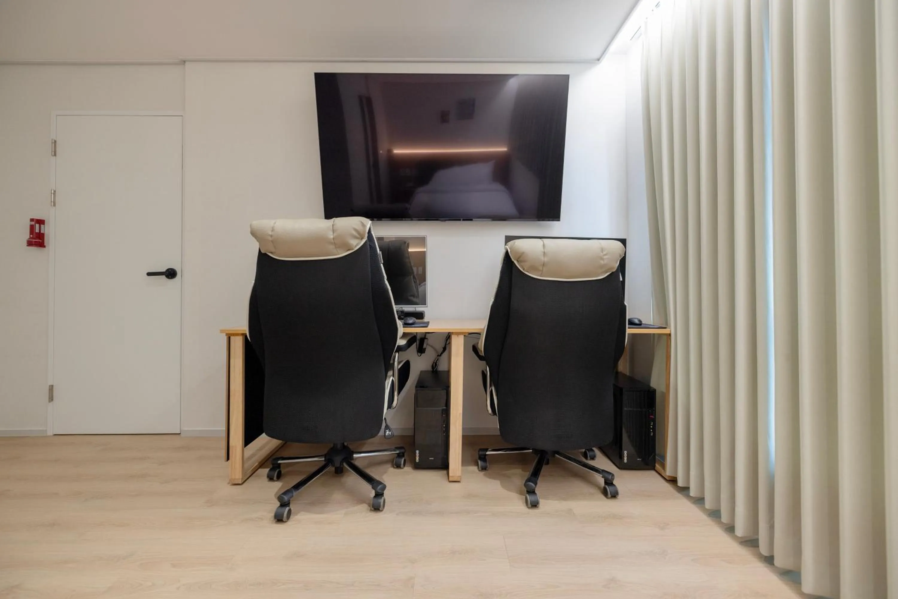 TV and multimedia in From H US Hotel with Aank Seoul Gangseo Hwagok