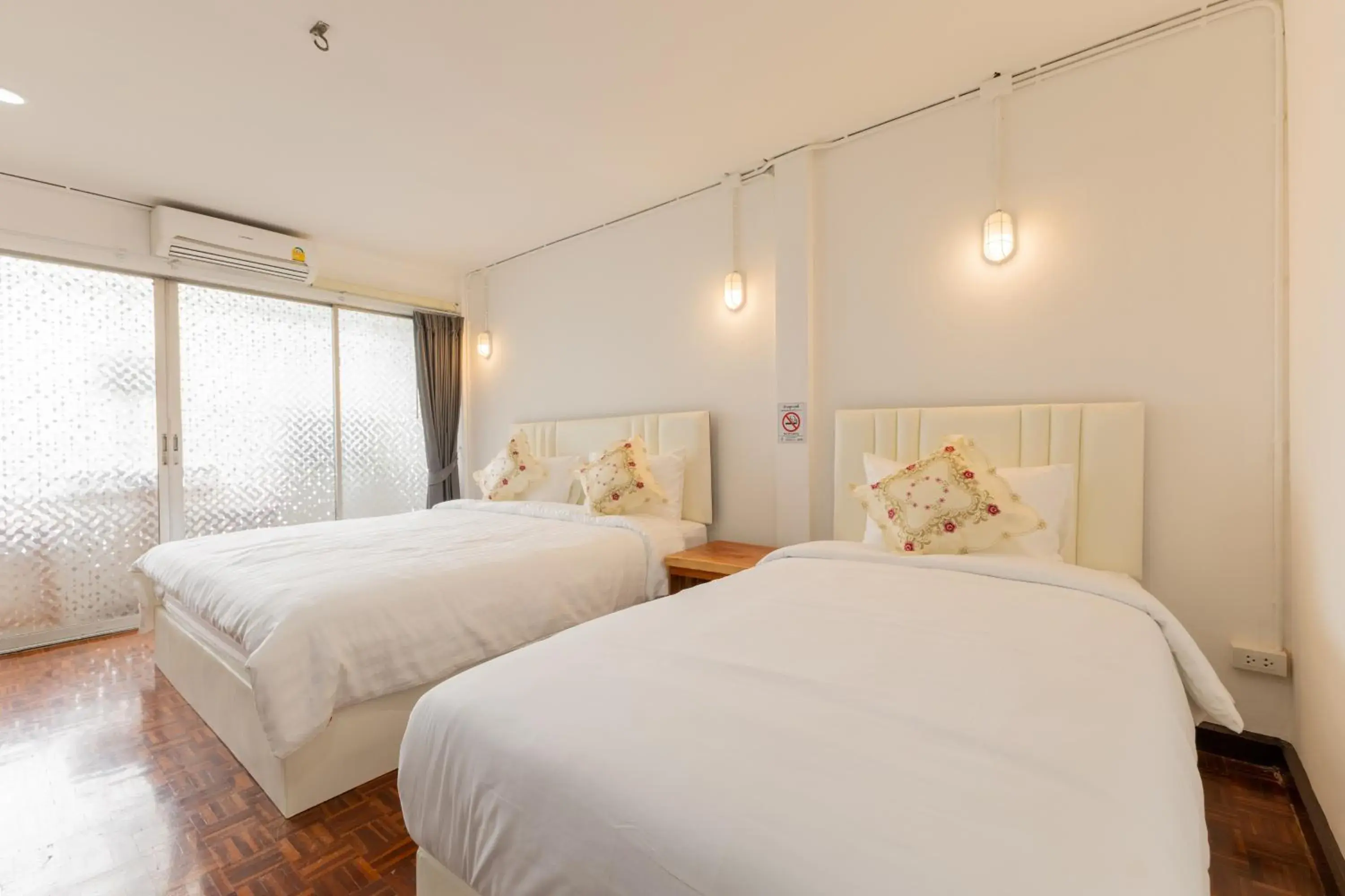 Triple Room with Balcony in Calmly Stay Ratchada Triple Room with Balcony in Calmly Stay Ratchada