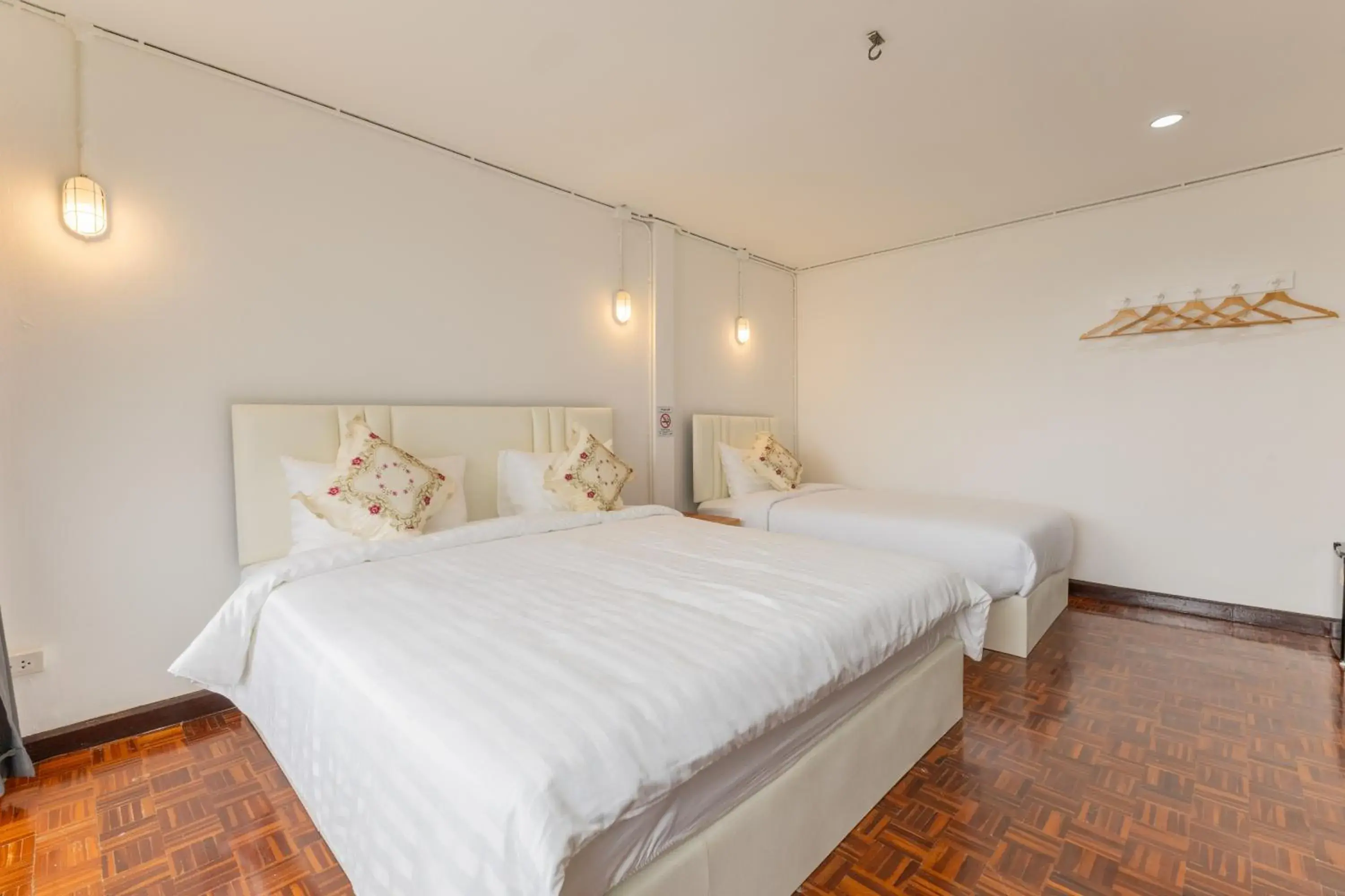 Triple Room with Balcony in Calmly Stay Ratchada Triple Room with Balcony in Calmly Stay Ratchada