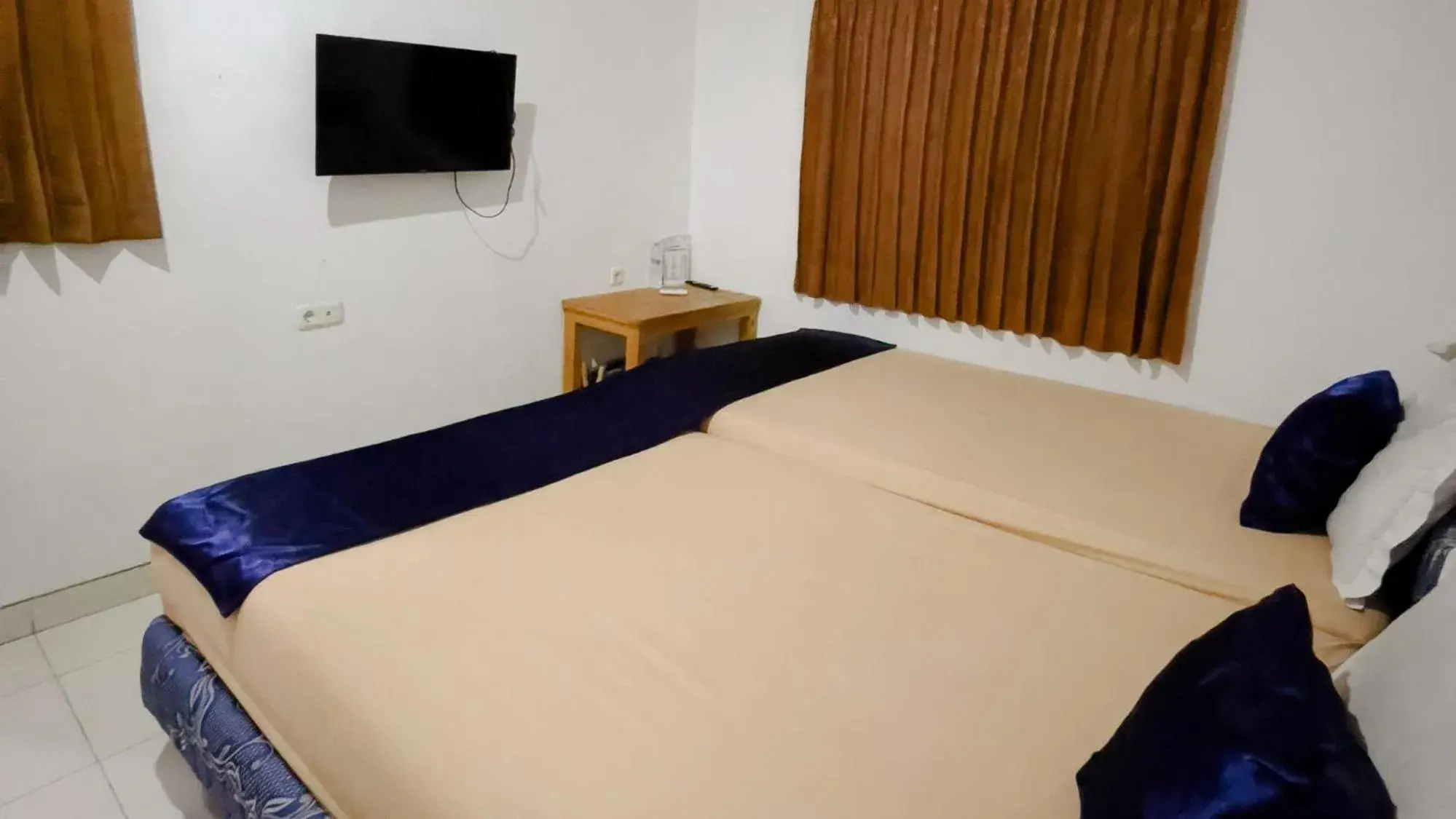 Deluxe Double Room in NamRoom at Tomang Deluxe Double Room in NamRoom at Tomang