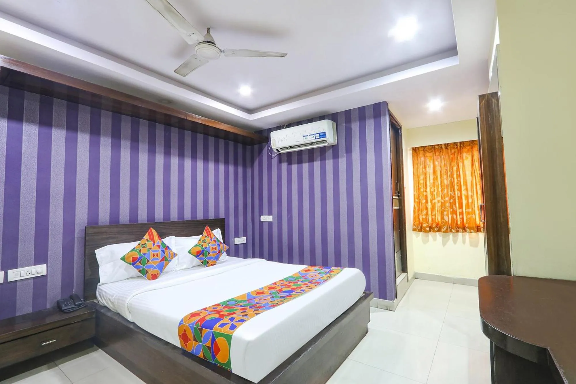 Bed in FabHotel Royal Residency II - Nr Lakdikapul Metro Station