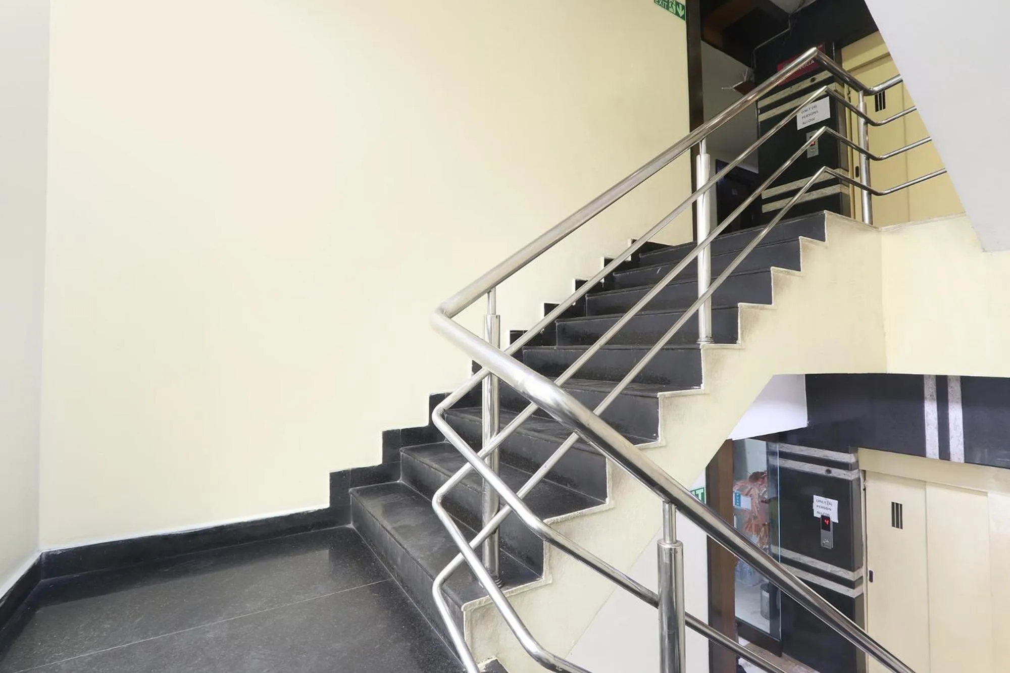 Lobby or reception in FabHotel Royal Residency II - Nr Lakdikapul Metro Station