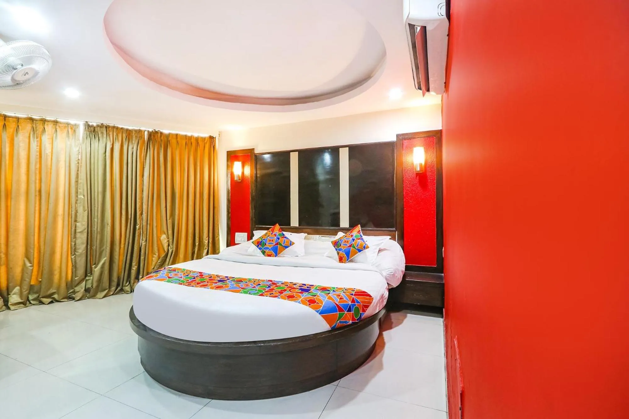 Bed in FabHotel Royal Residency II - Nr Lakdikapul Metro Station