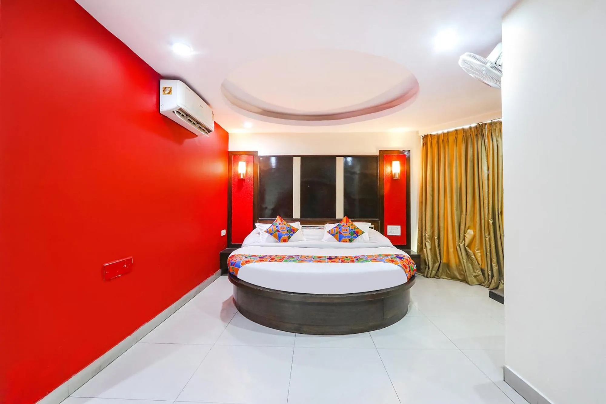 Bed in FabHotel Royal Residency II - Nr Lakdikapul Metro Station