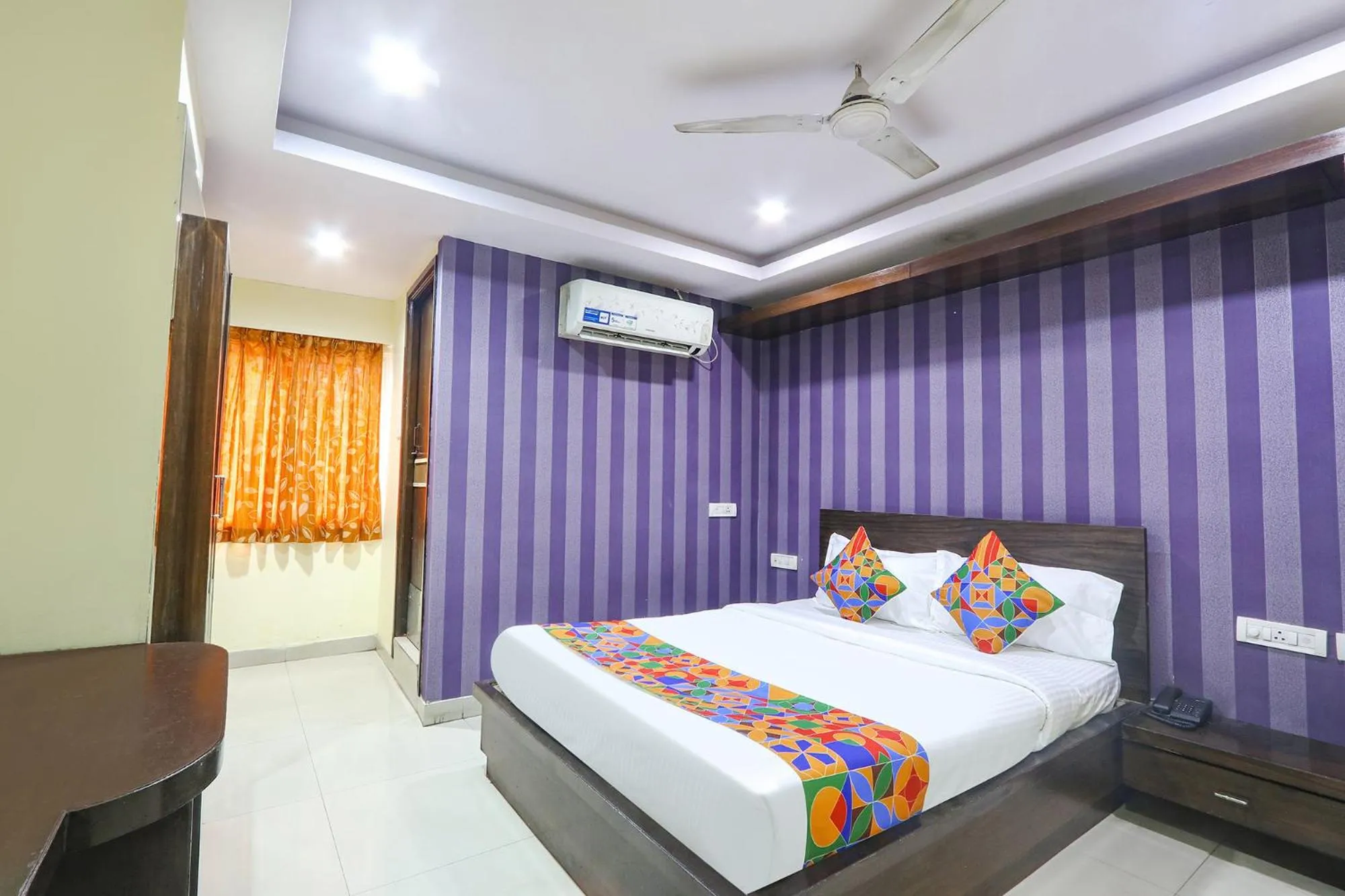 Bed in FabHotel Royal Residency II - Nr Lakdikapul Metro Station