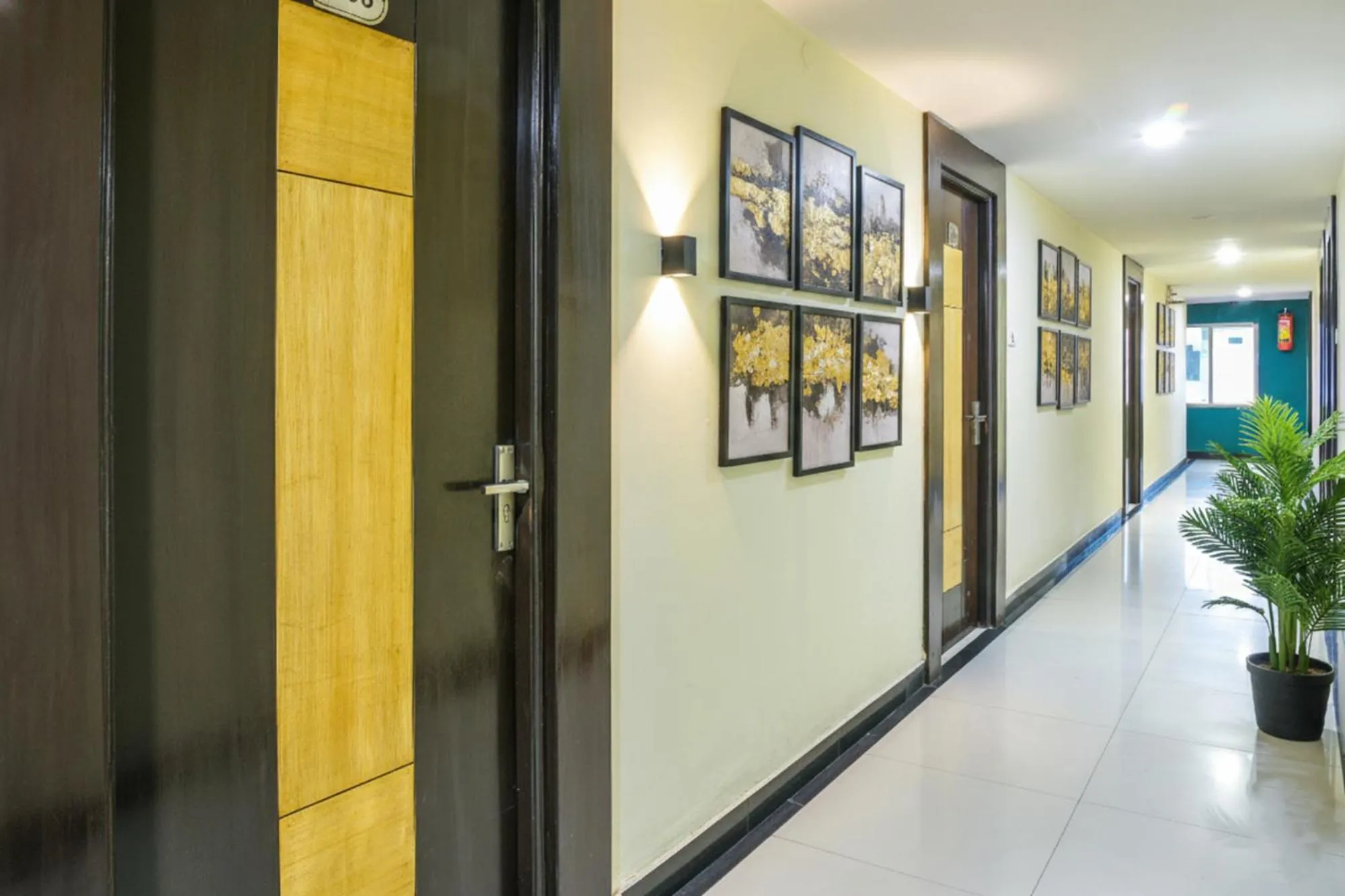 Lobby or reception in FabHotel Royal Residency II - Nr Lakdikapul Metro Station