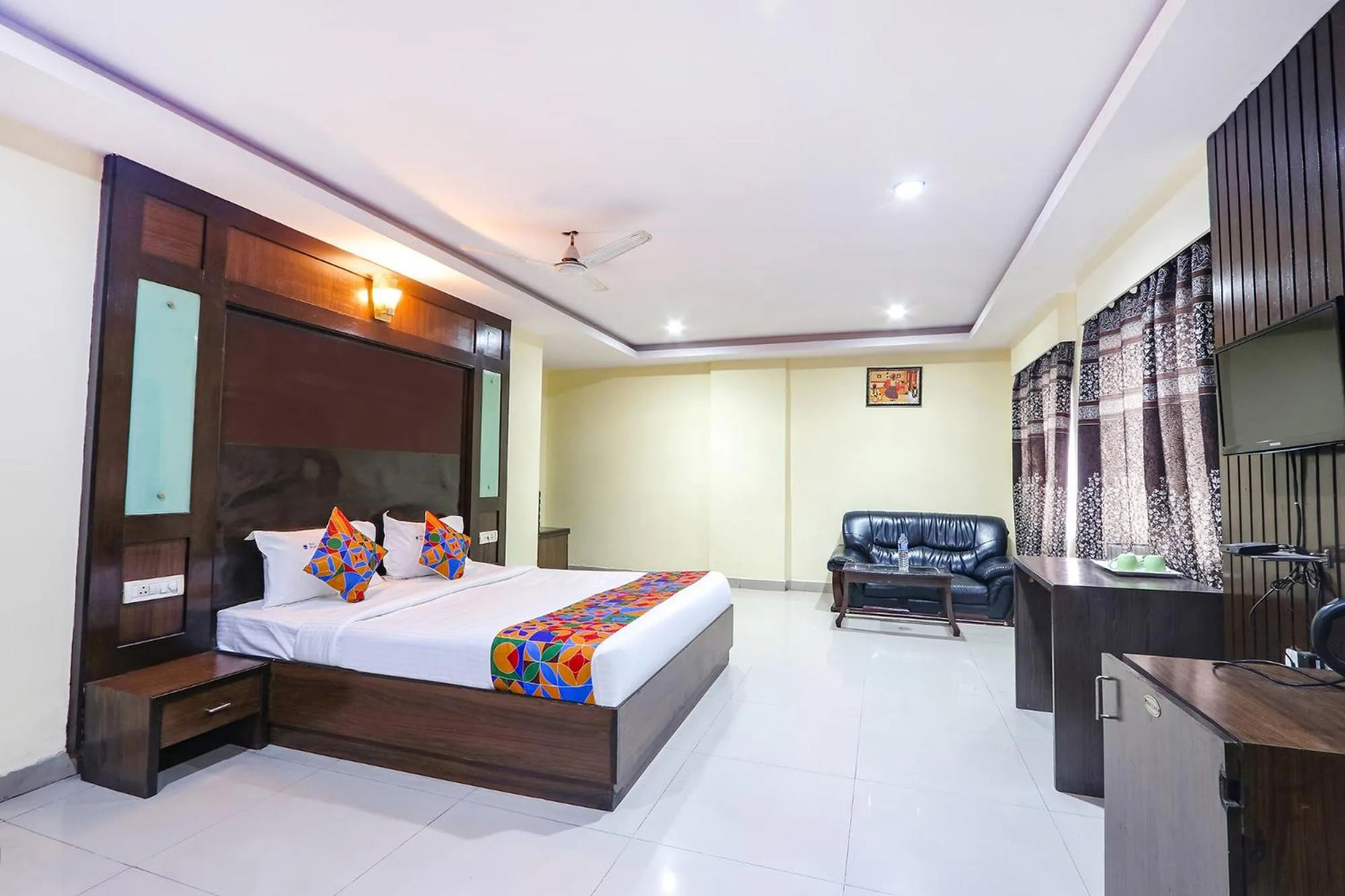 Bed in FabHotel Royal Residency II - Nr Lakdikapul Metro Station