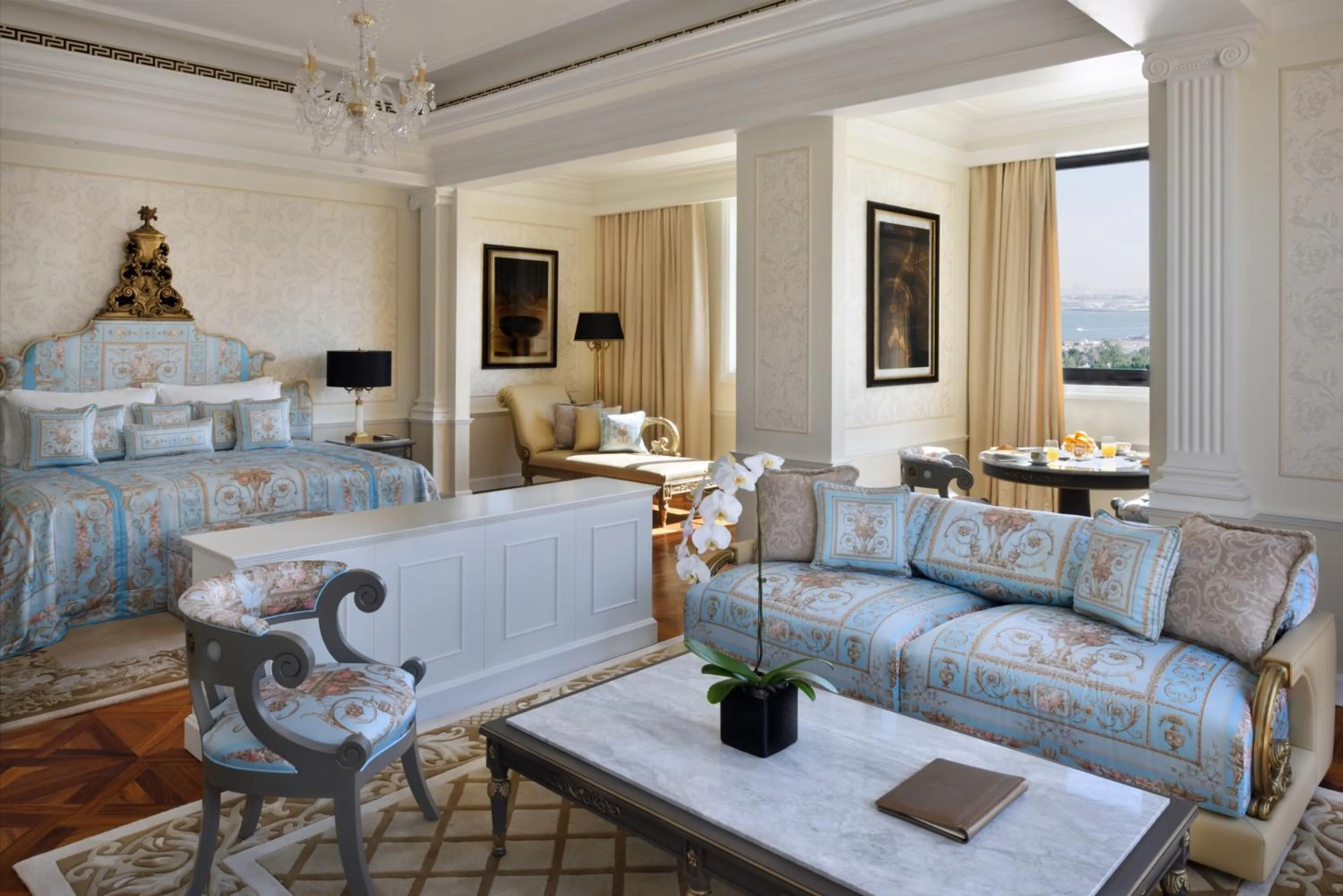 Seating area, Bed in Palazzo Versace Dubai
