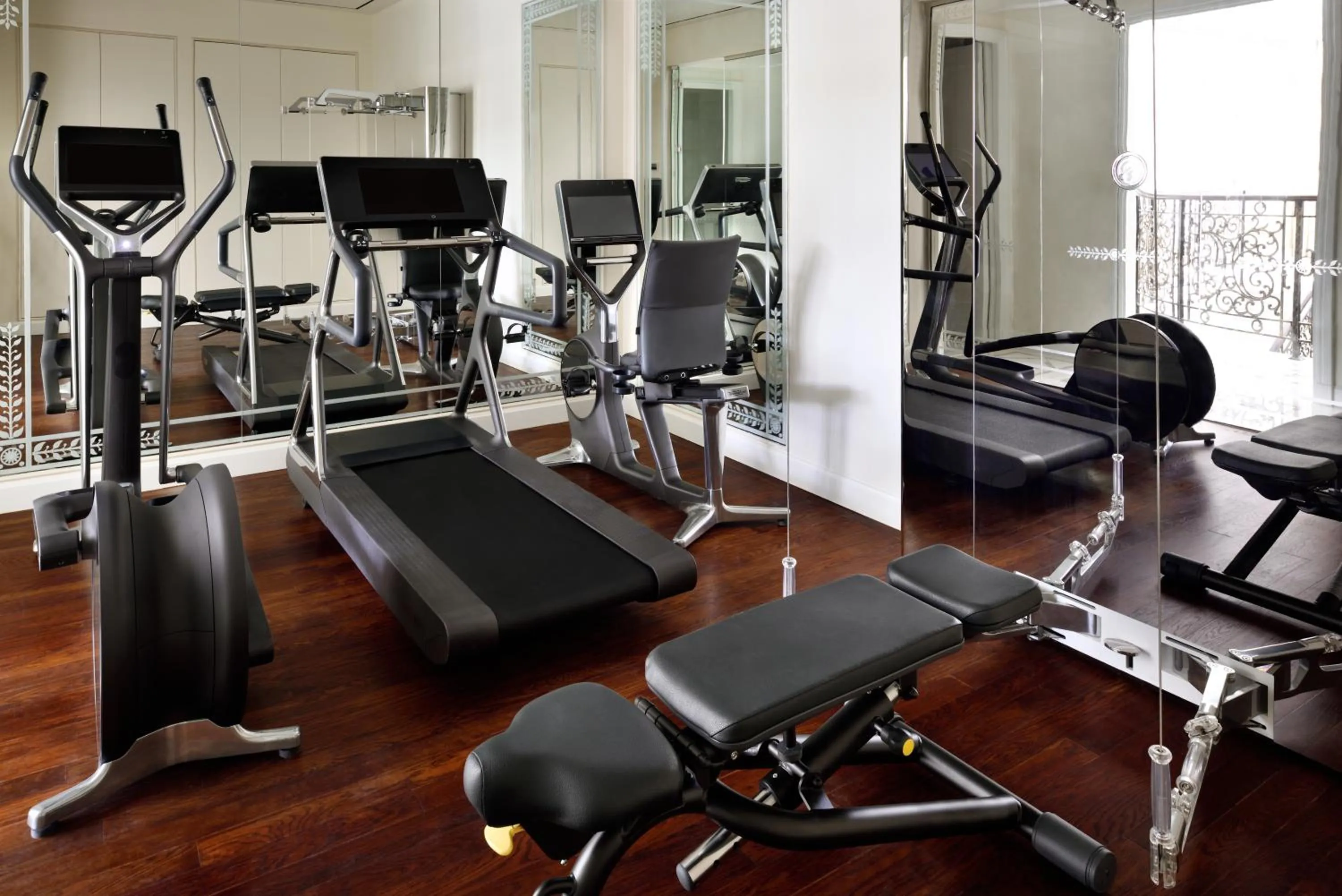 Fitness centre/facilities in Palazzo Versace Dubai