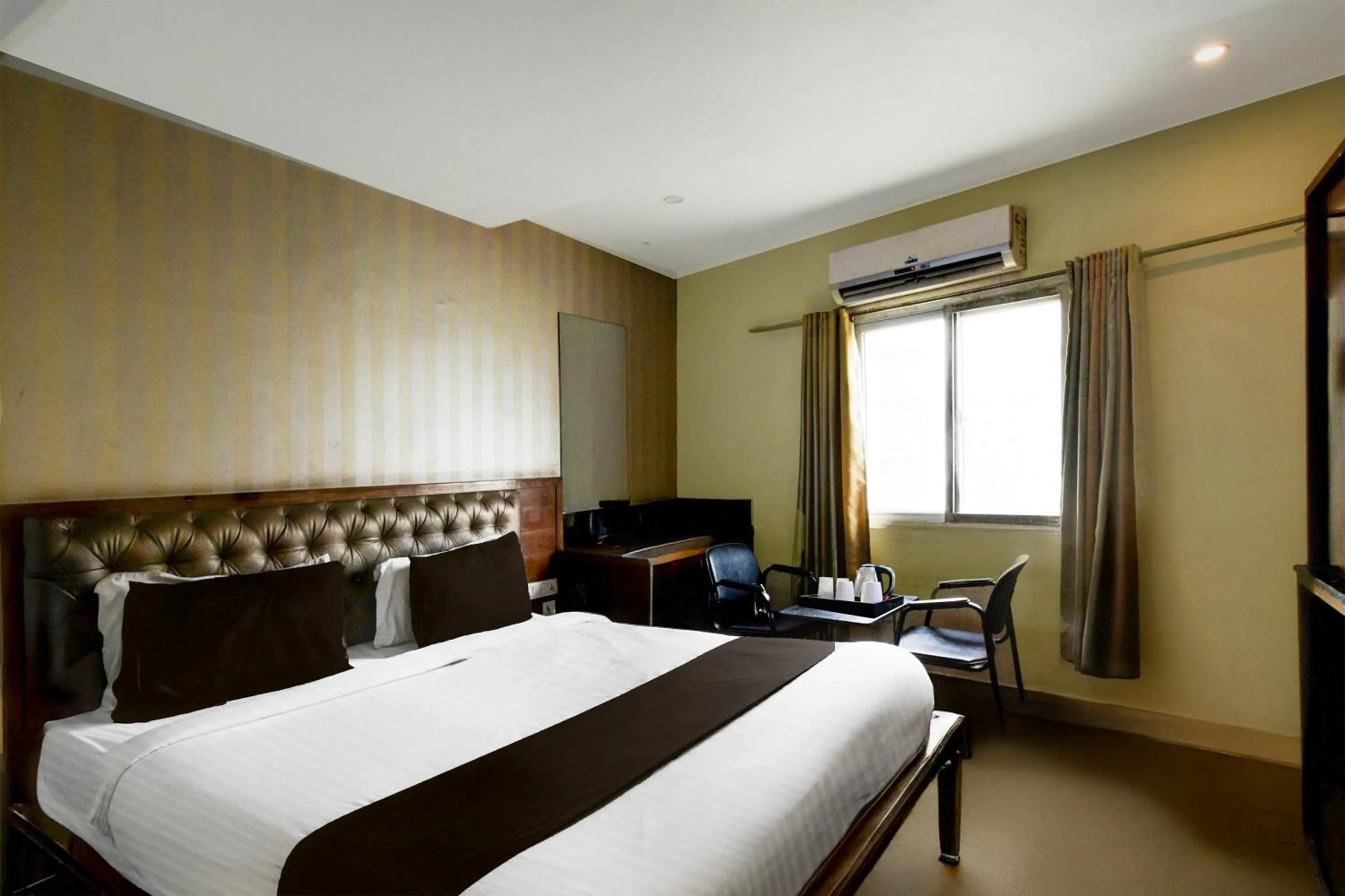 Bedroom, Bed in Townhouse Kothapet Formerly Surabhi Elite