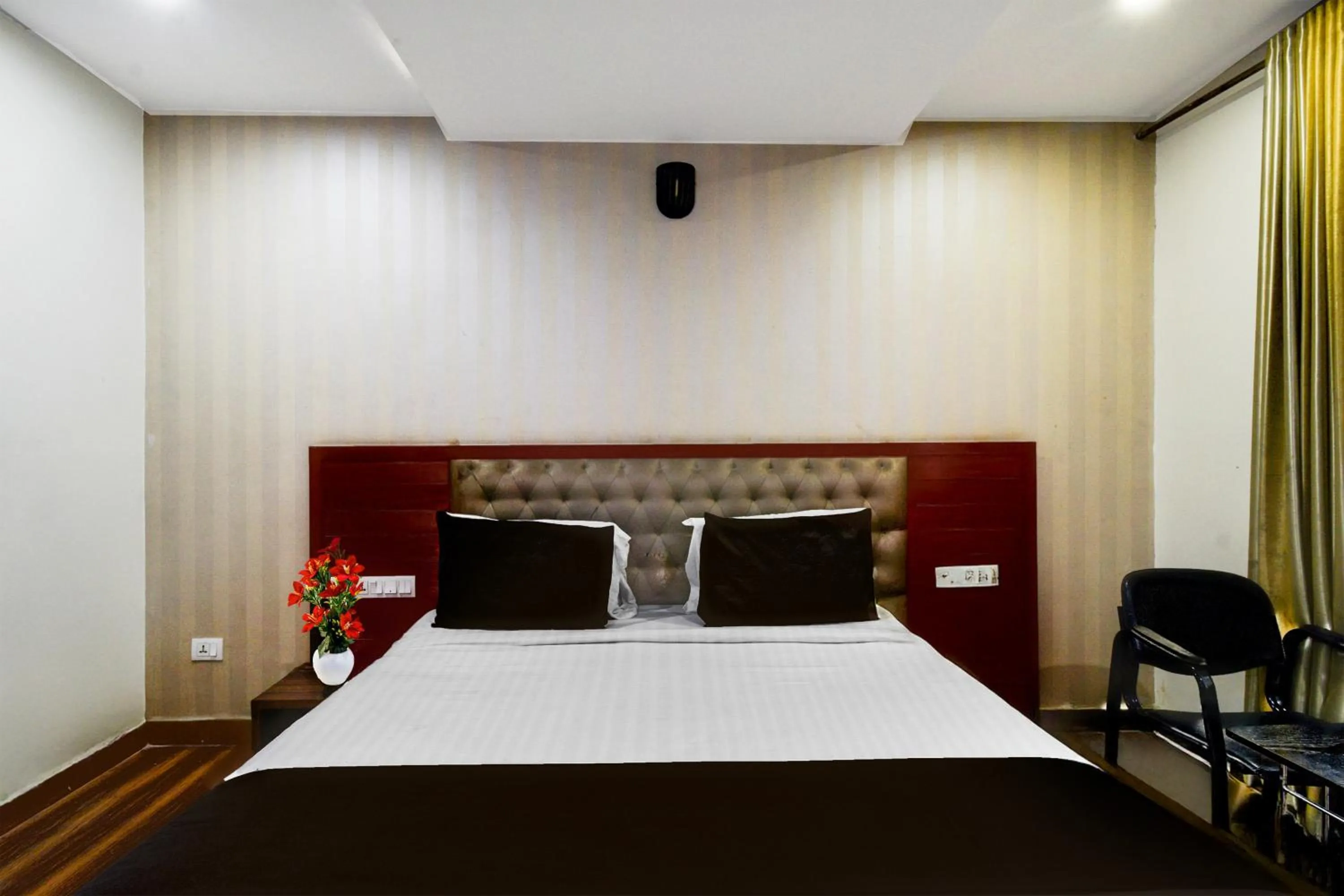 Bedroom, Bed in Townhouse Kothapet Formerly Surabhi Elite