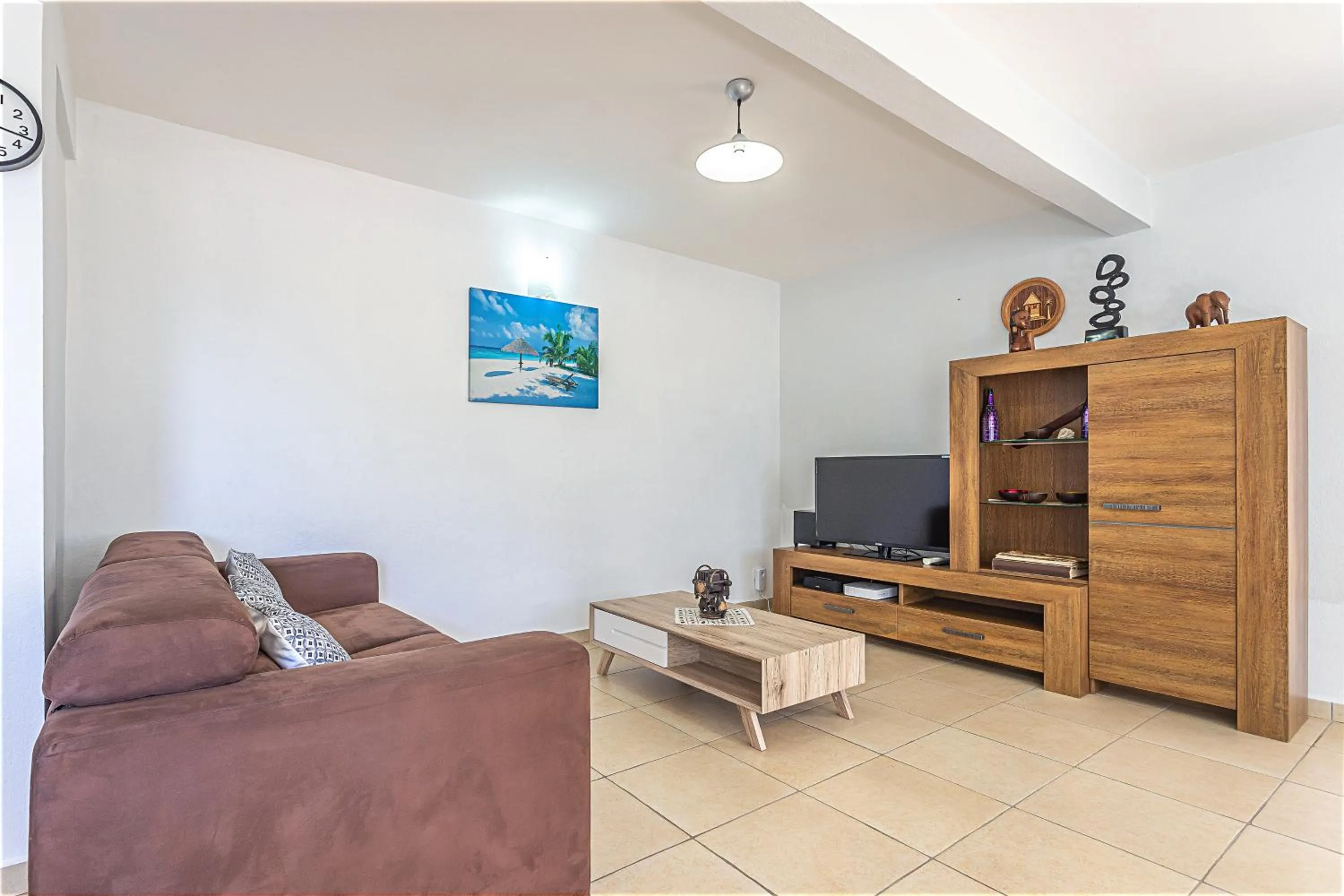Communal lounge/ TV room in Chez Gerty Et Jocelyn