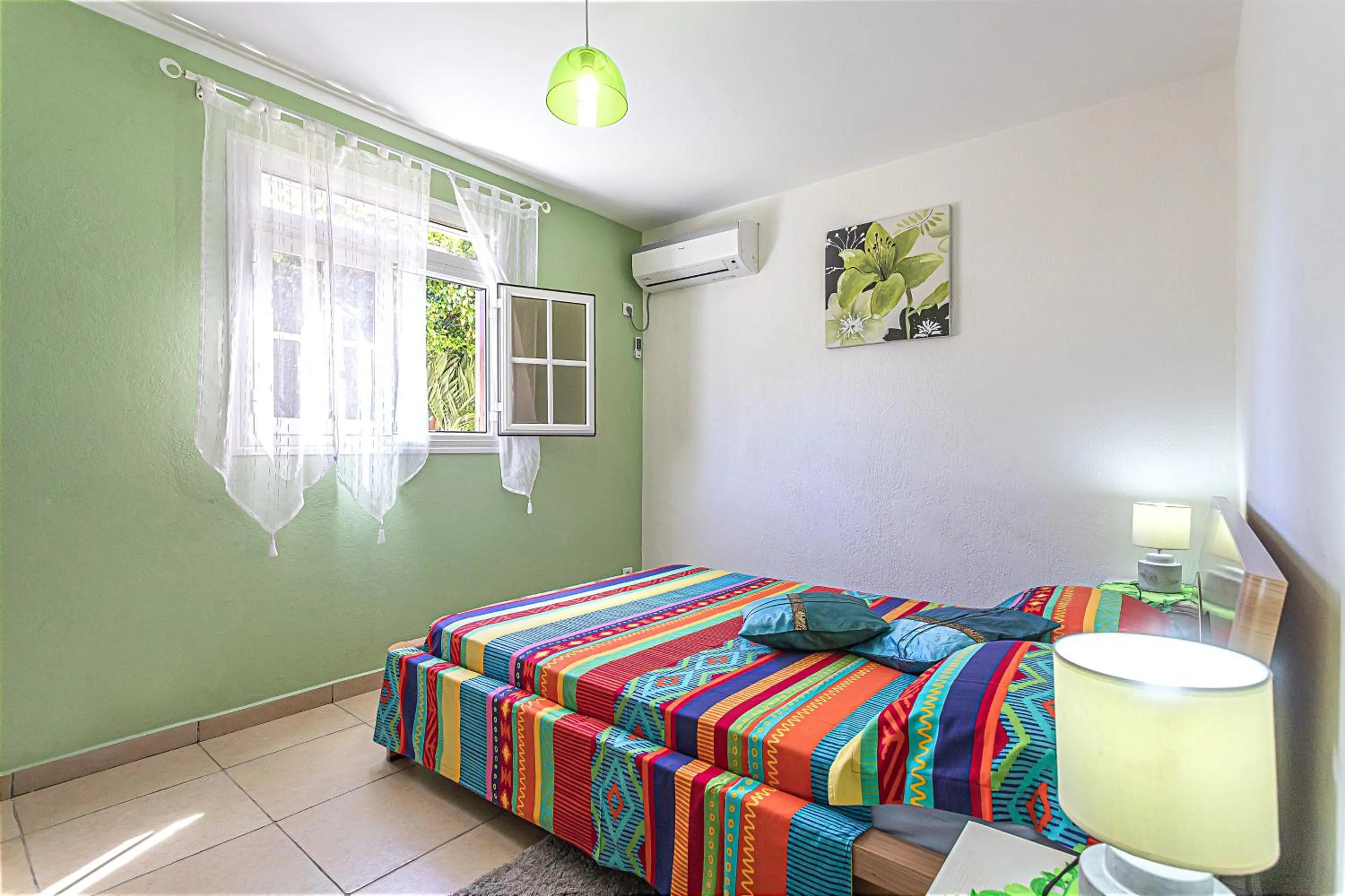 Bedroom, Bed in Chez Gerty Et Jocelyn