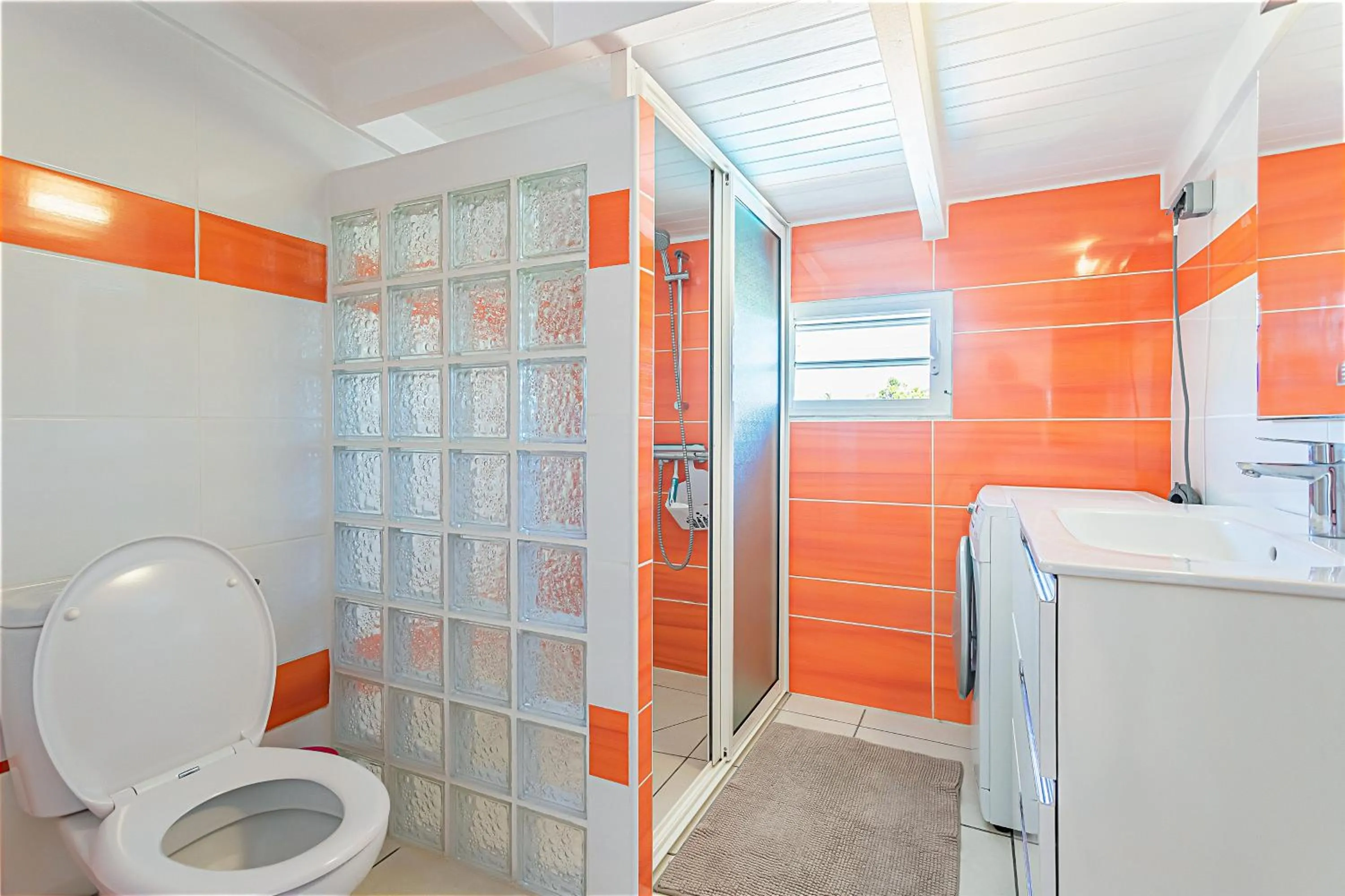 Bathroom in Chez Gerty Et Jocelyn
