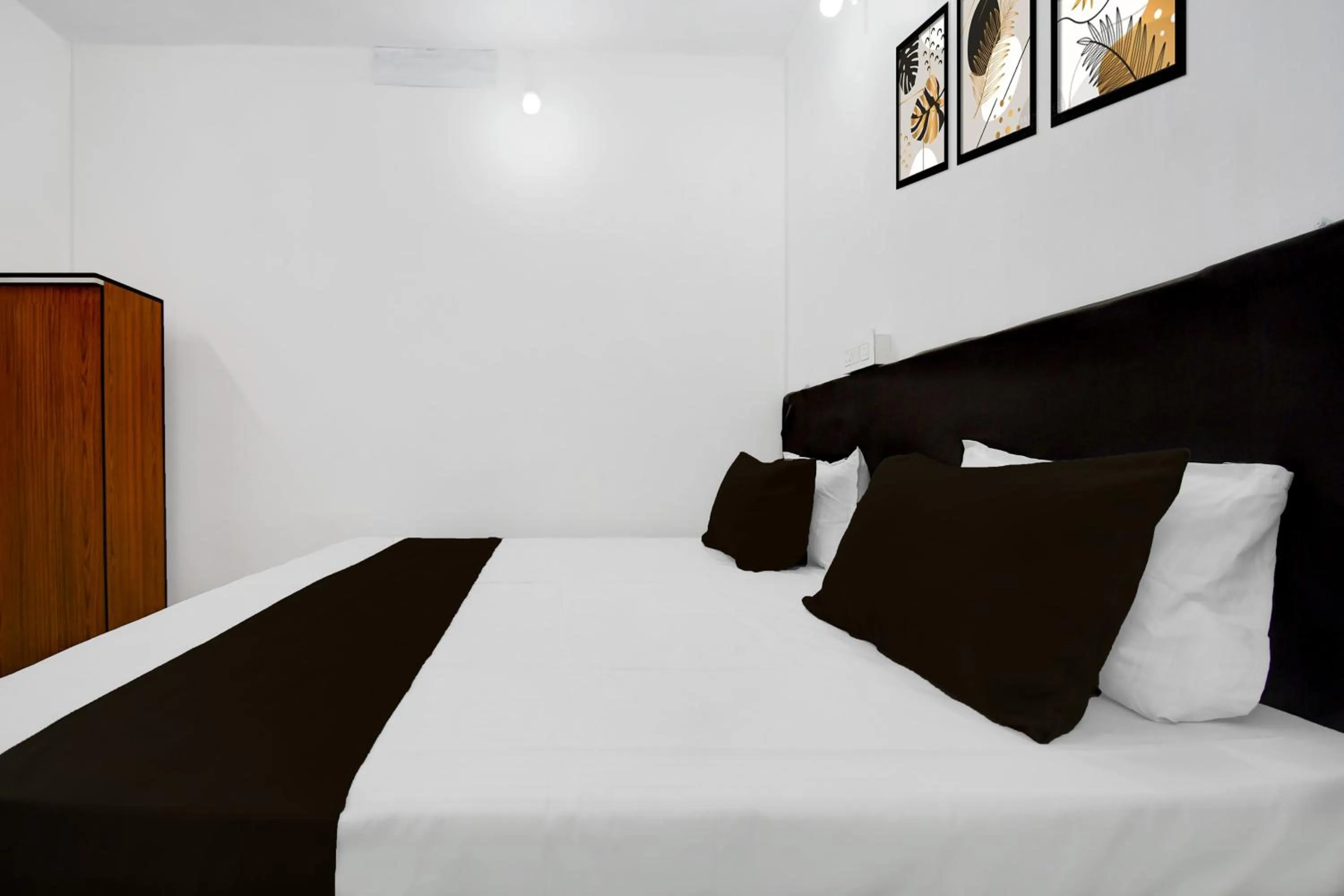 Bedroom, Bed in Hotel O Gaya Railway Junction Formerly Family Guest House