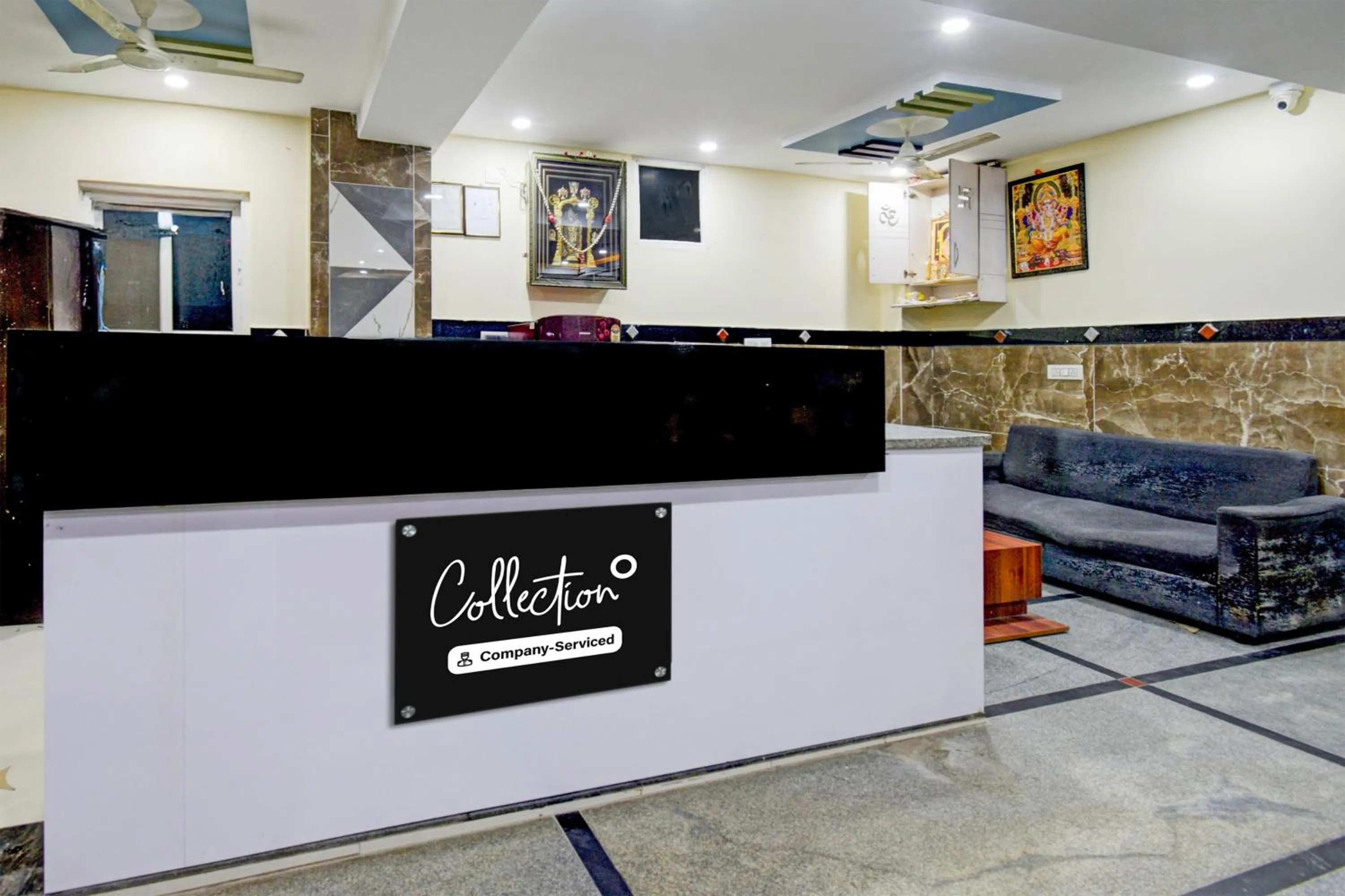 Lobby or reception in Super Collection O Khajaguda Hills Formerly Sri Balaji Luxary Rooms