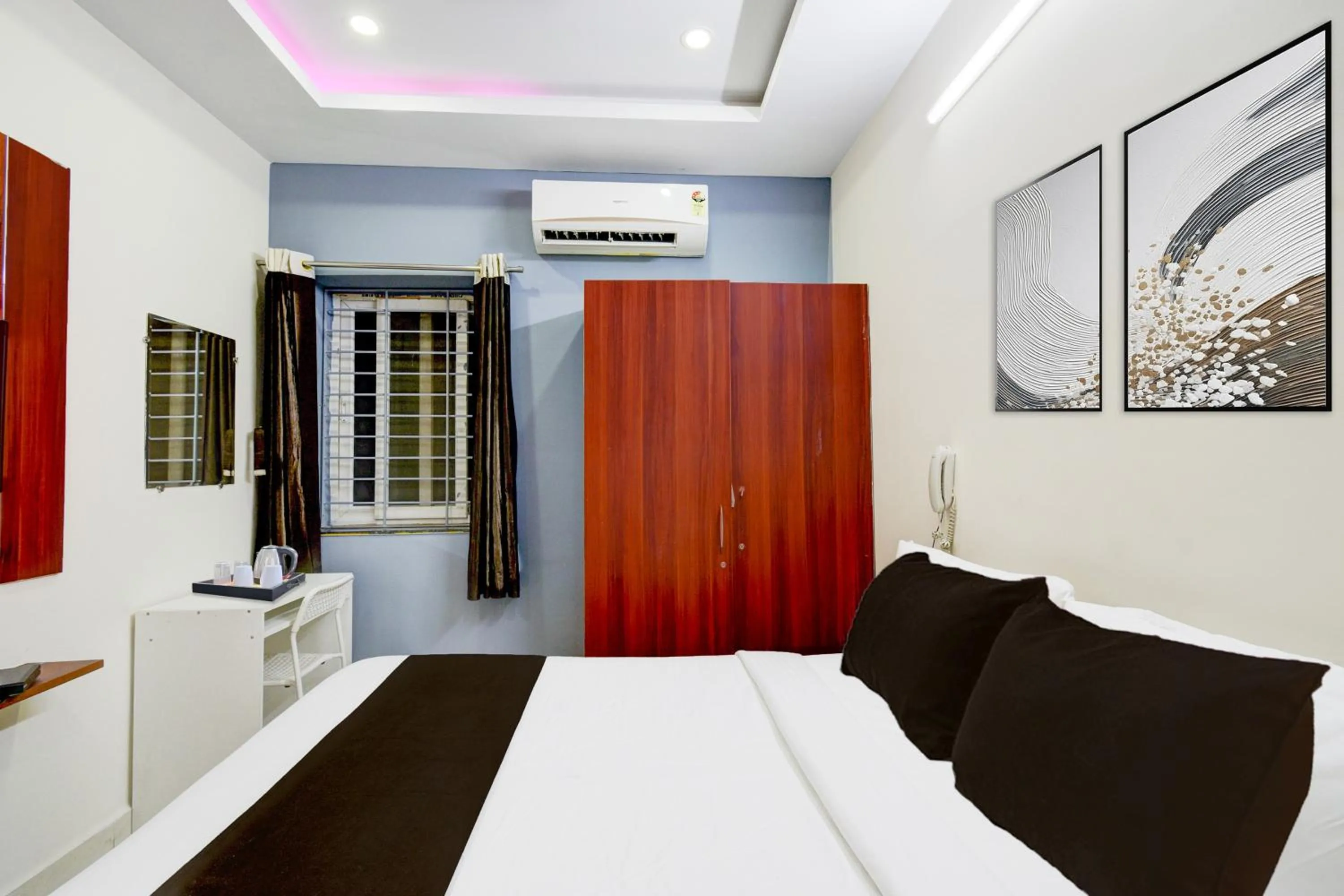 Bedroom, Bed in Super Collection O Khajaguda Hills Formerly Sri Balaji Luxary Rooms