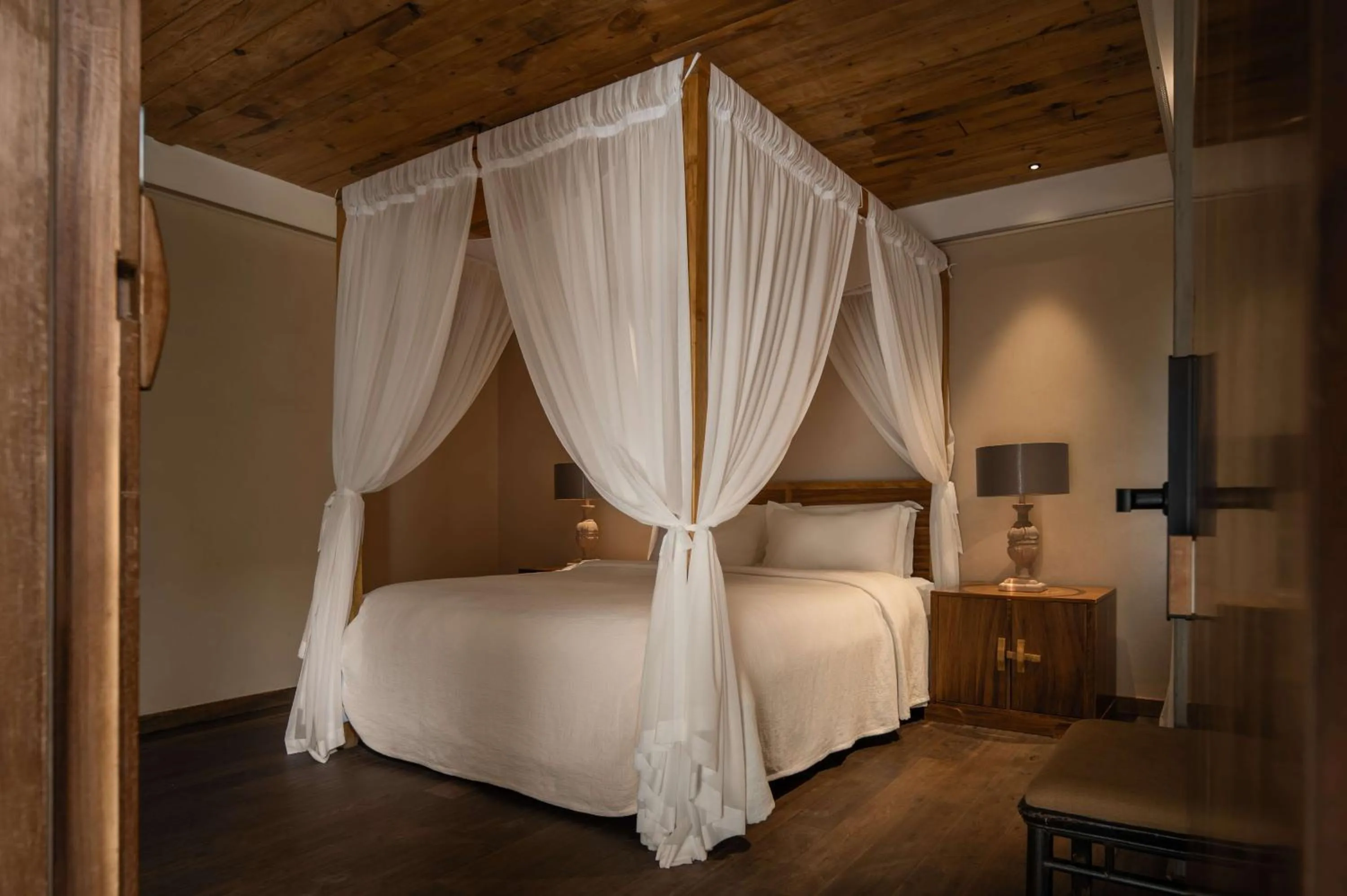 Bed in YueLore Retreat