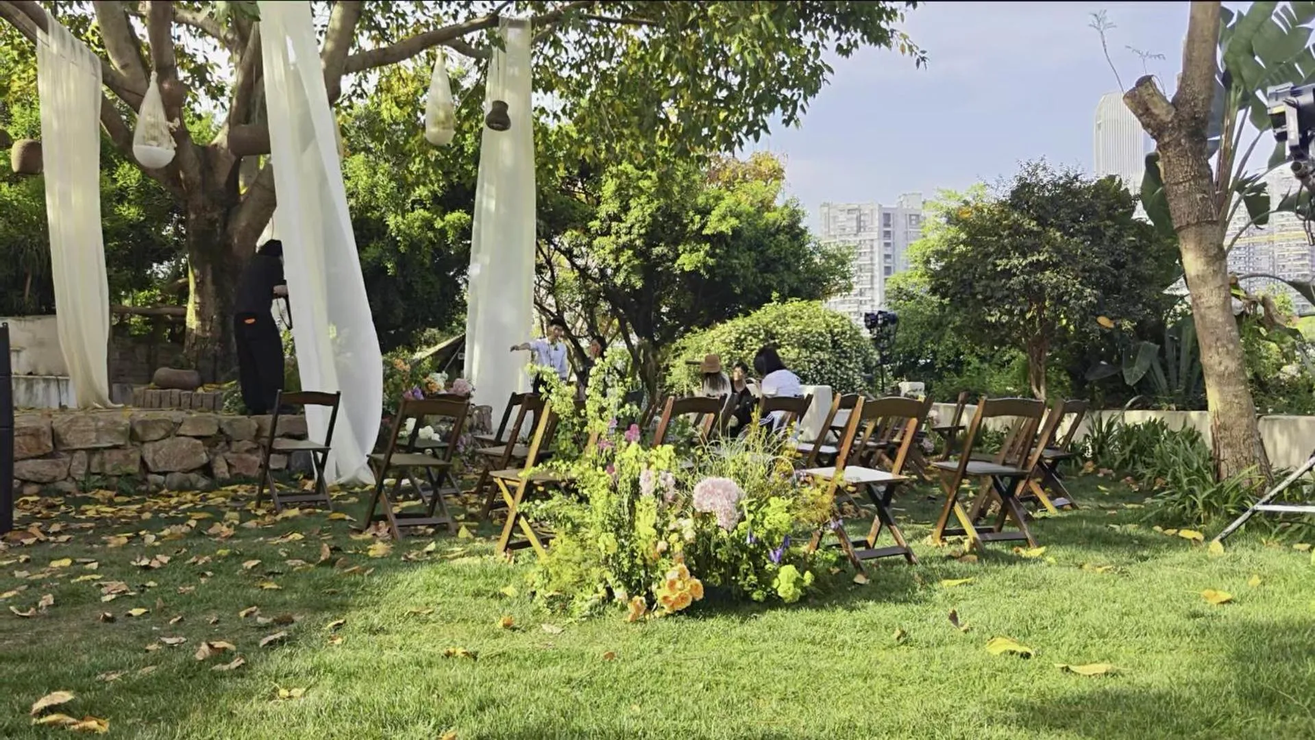 Inner courtyard view in YueLore Retreat