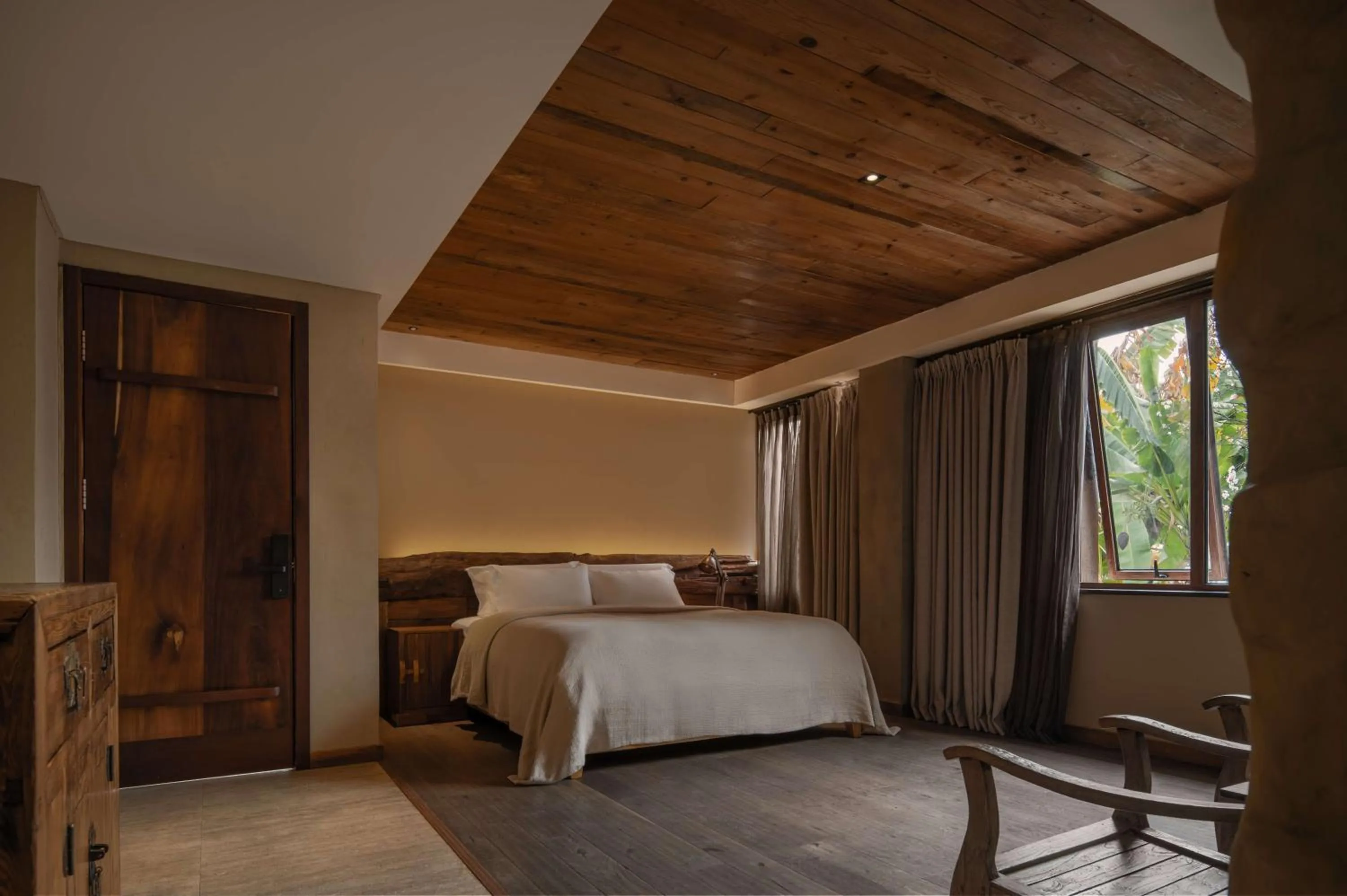 Bed in YueLore Retreat